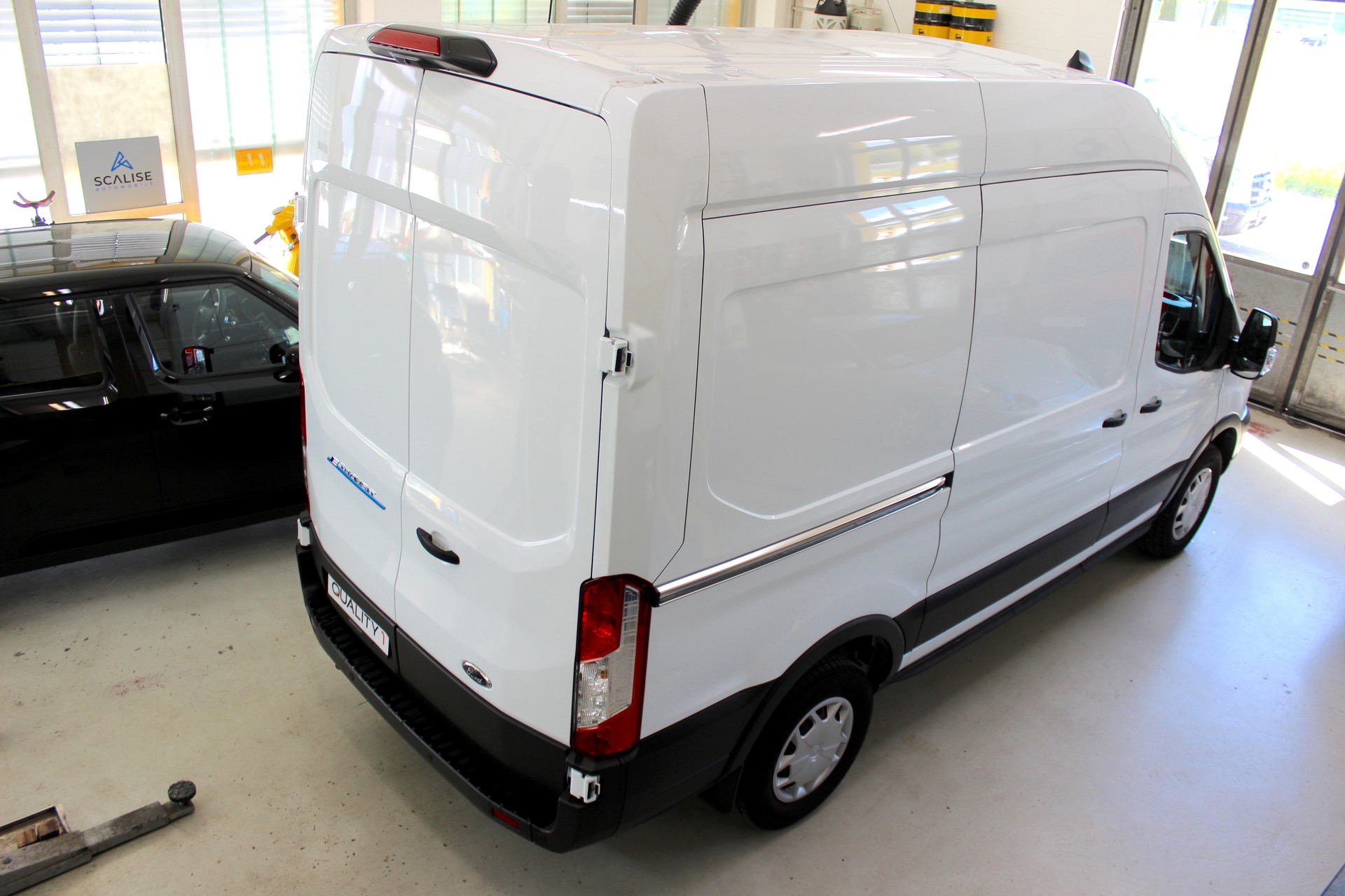 FORD E-Transit Van 350 L2 H3 Trend RWD 68kWh 💥 TOP Ausstattung 💥 Lieferung möglich-showroom-element-3