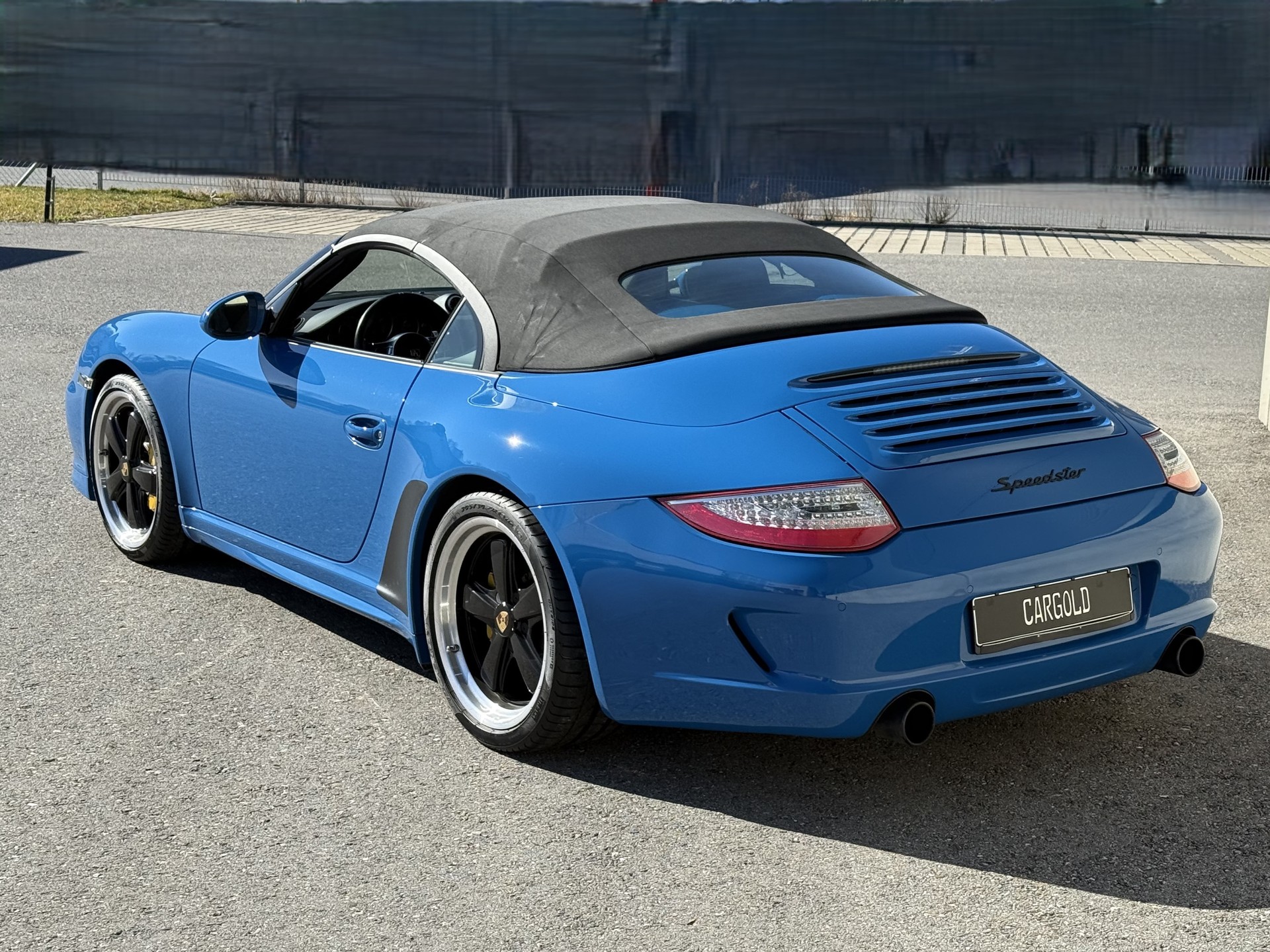 PORSCHE 911 Speedster PDK-showroom-element-2