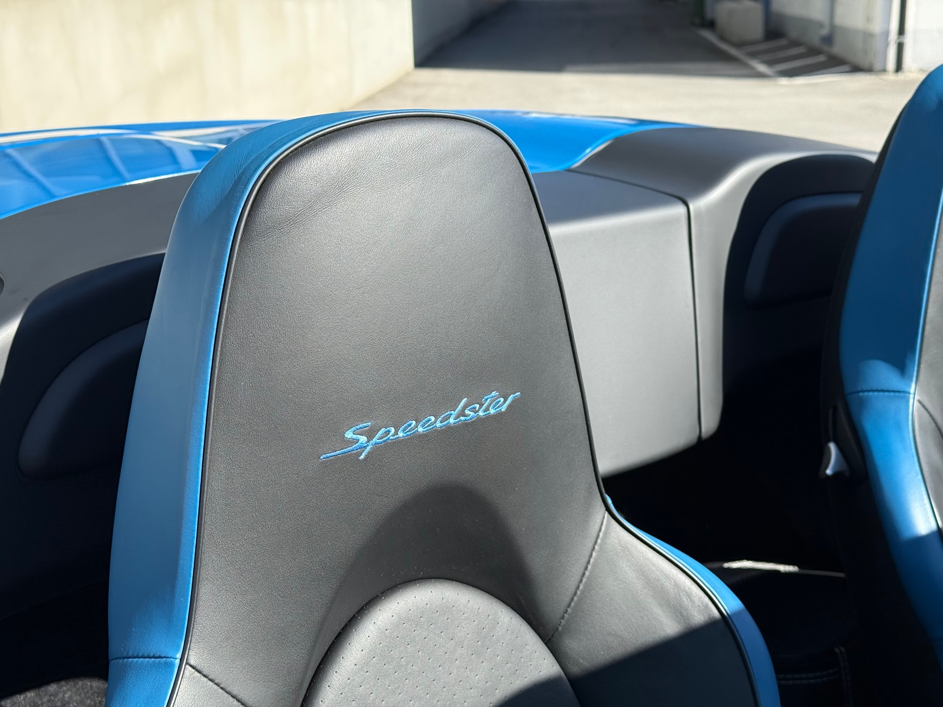 PORSCHE 911 Speedster PDK-image-15