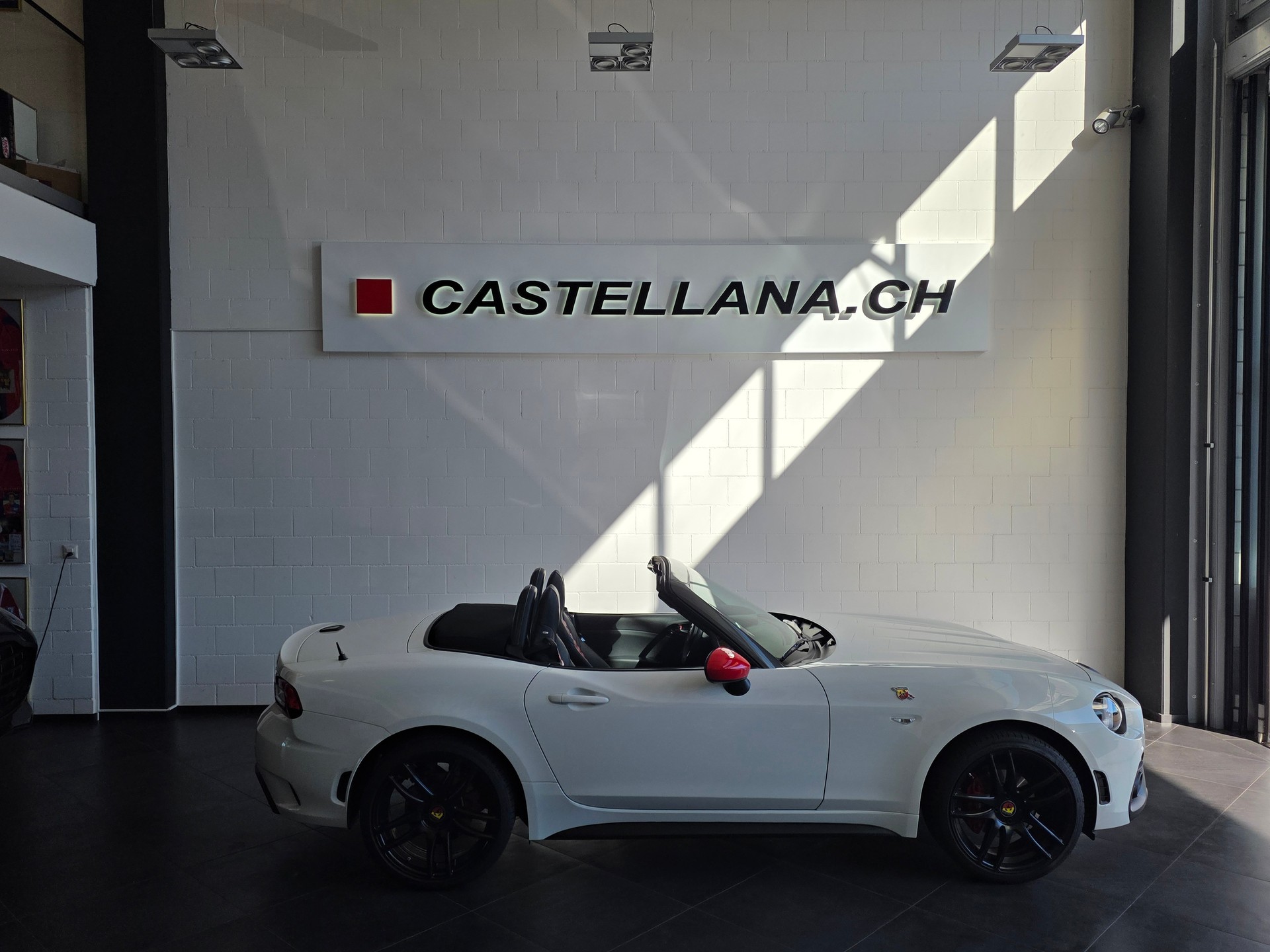 FIAT 124 Spider 1.4 TB Abarth-image-6