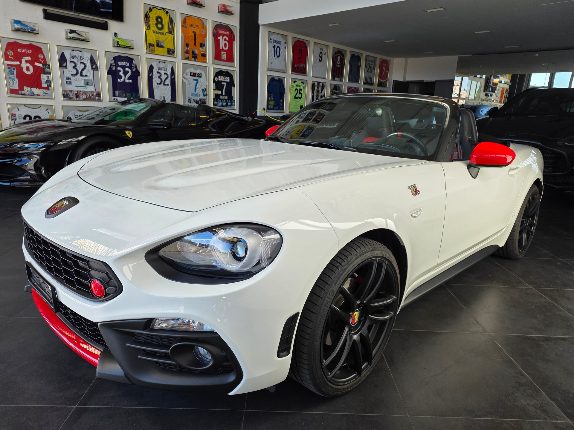 FIAT 124 Spider 1.4 TB Abarth-showroom-element-3