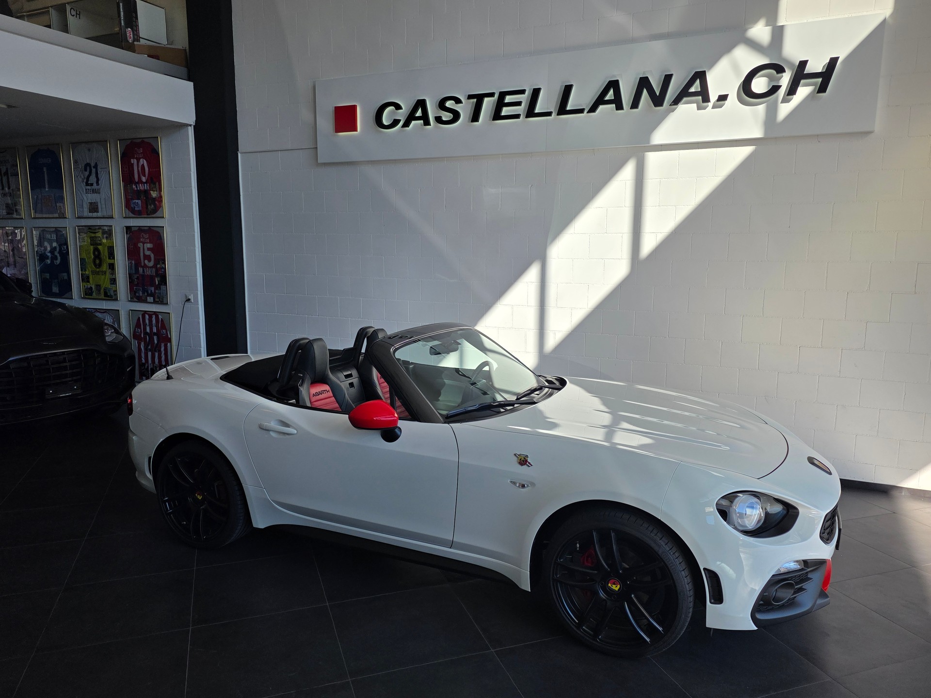 FIAT 124 Spider 1.4 TB Abarth-showroom-element-2
