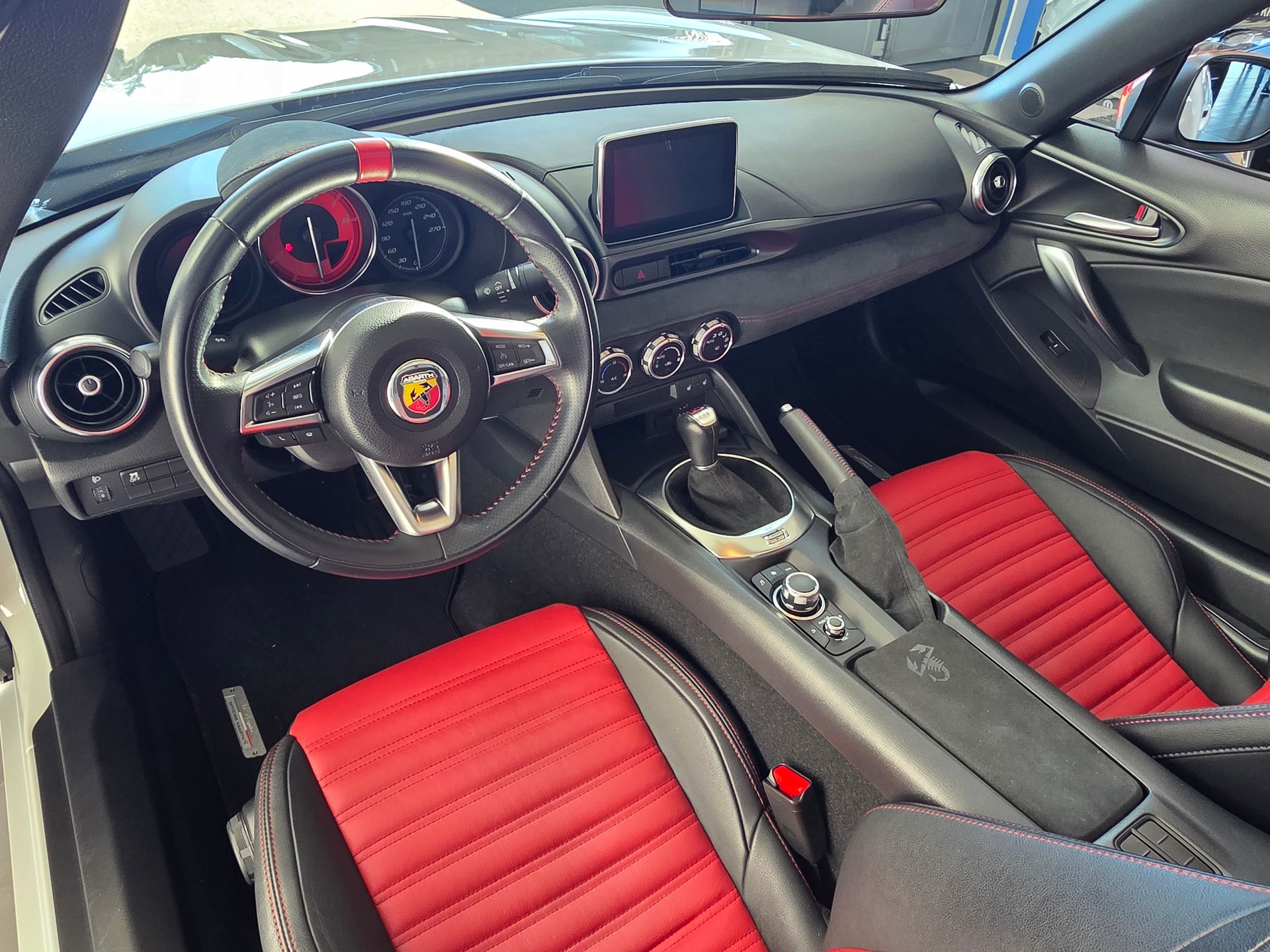 FIAT 124 Spider 1.4 TB Abarth-image-20
