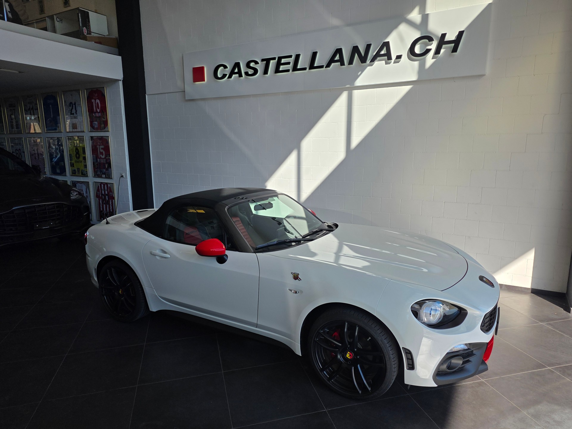 FIAT 124 Spider 1.4 TB Abarth-image-13