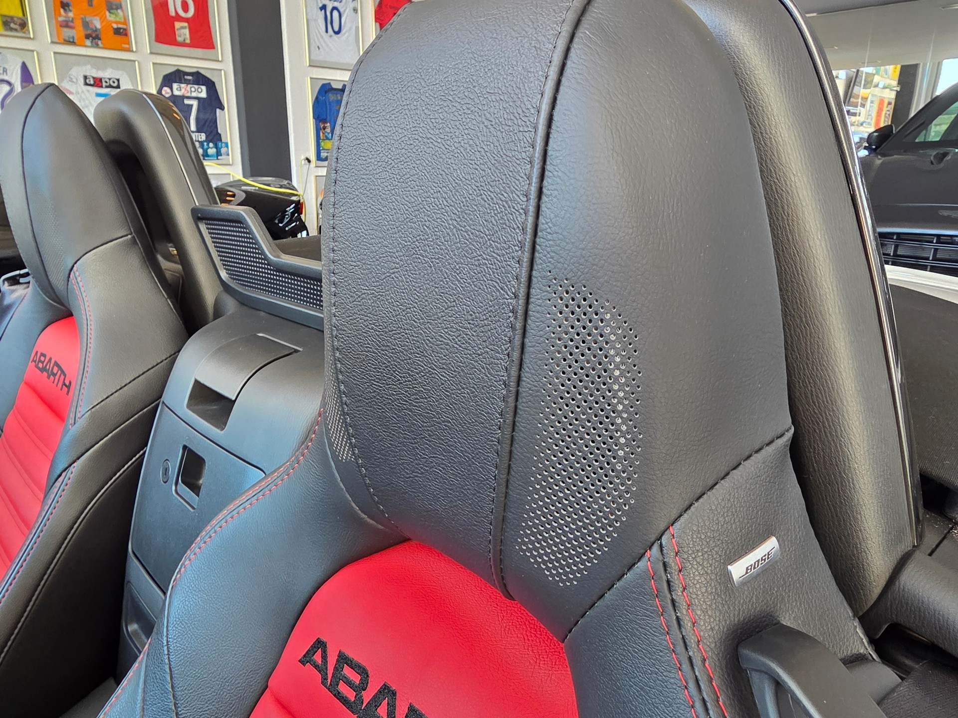 FIAT 124 Spider 1.4 TB Abarth-image-19