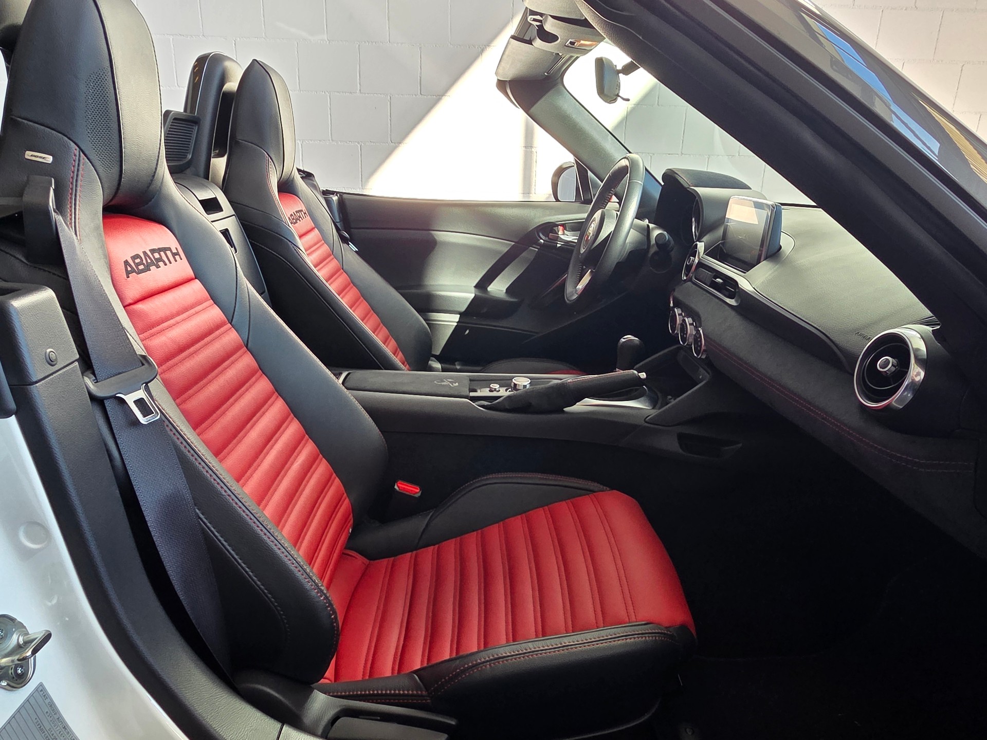 FIAT 124 Spider 1.4 TB Abarth-image-23