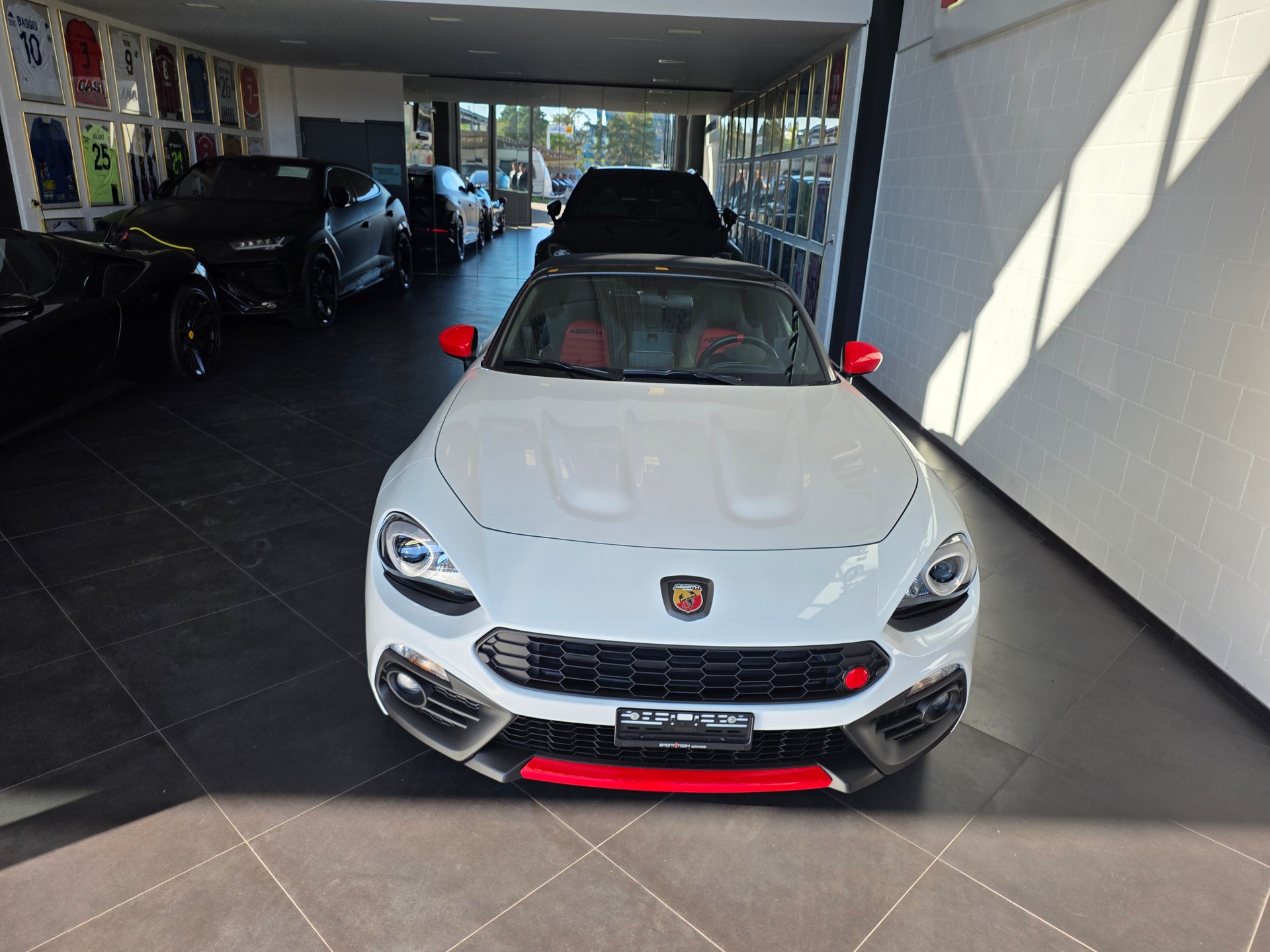 FIAT 124 Spider 1.4 TB Abarth-image-10