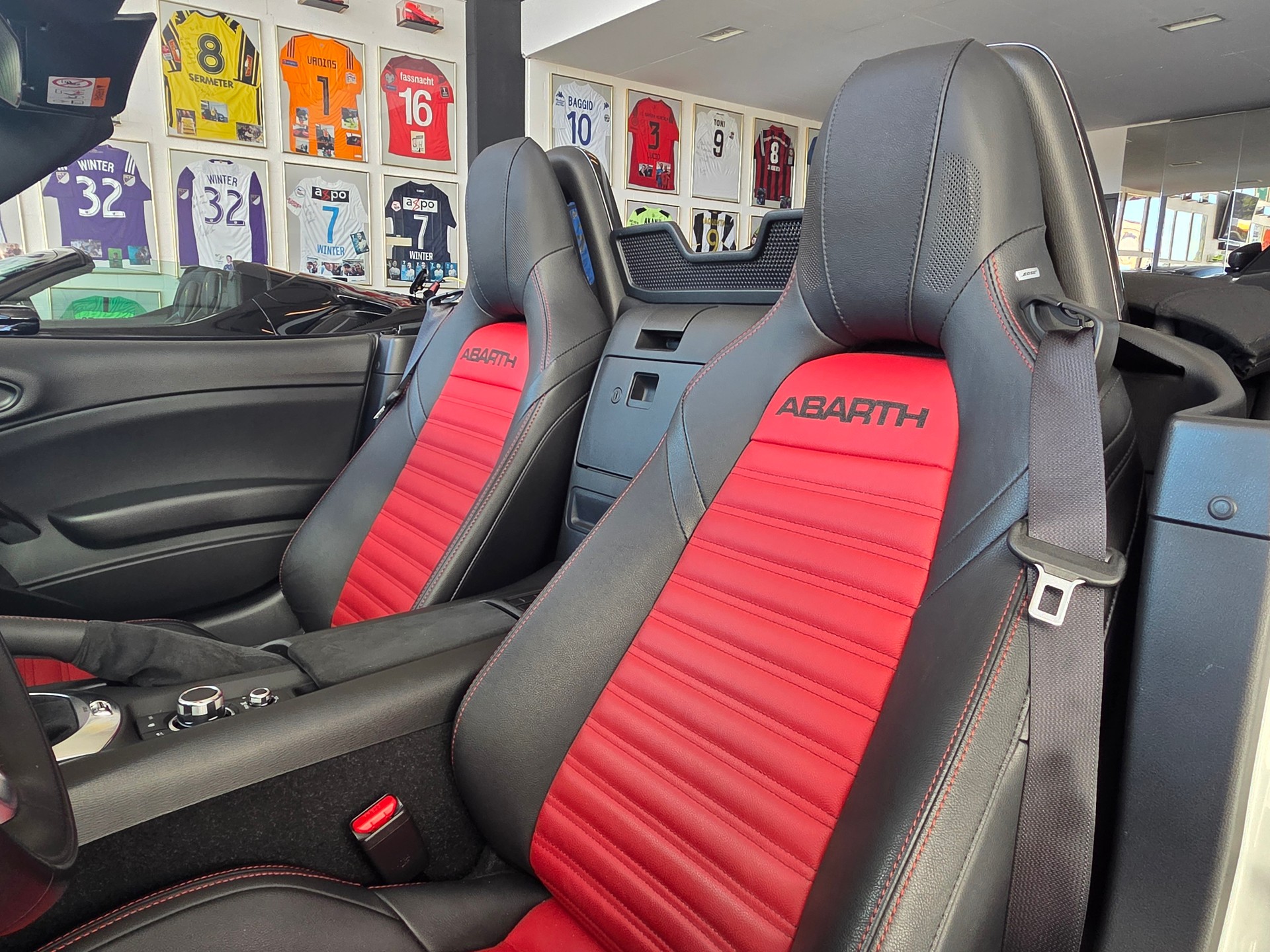 FIAT 124 Spider 1.4 TB Abarth-image-18