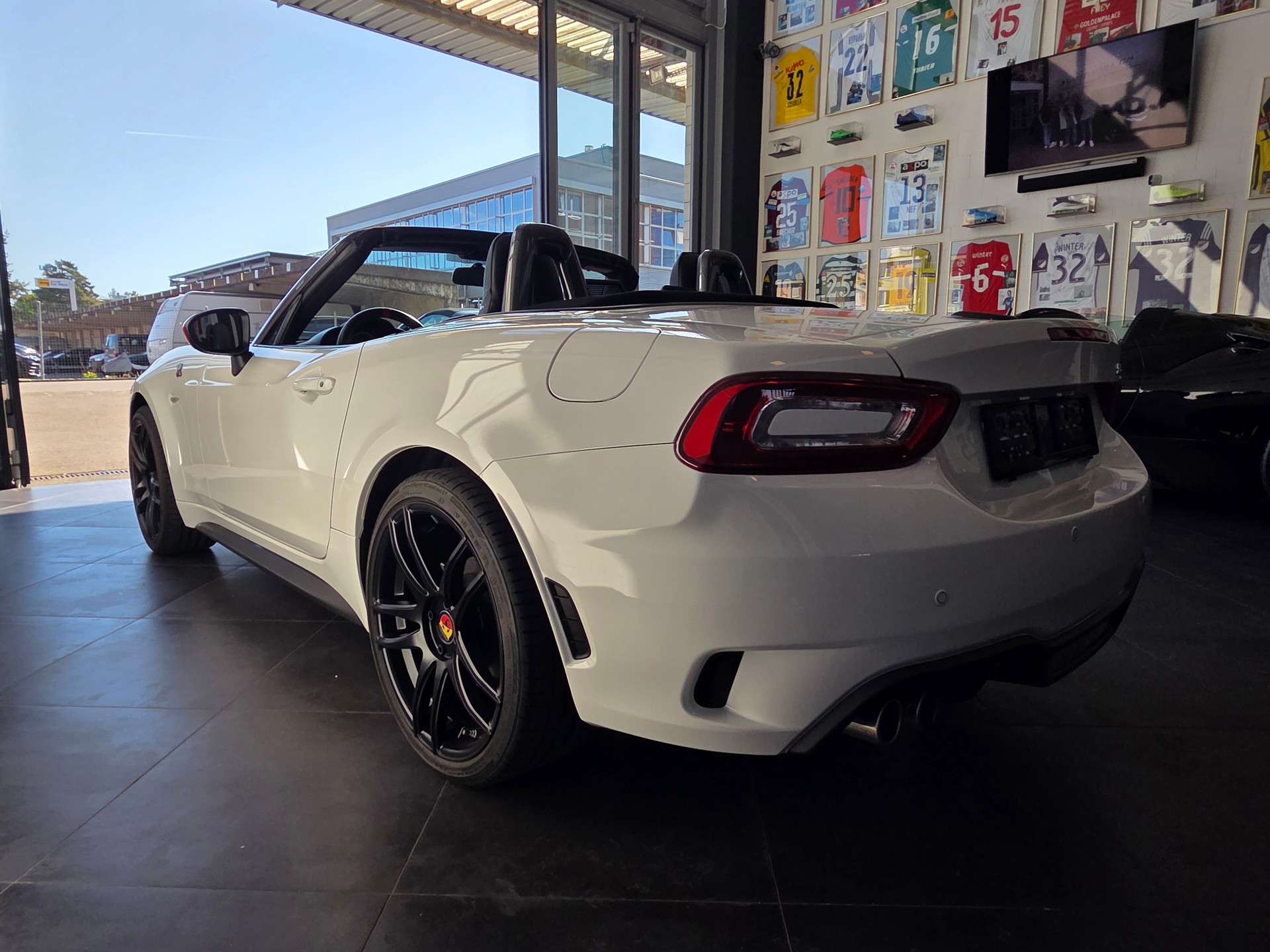 FIAT 124 Spider 1.4 TB Abarth-image-4