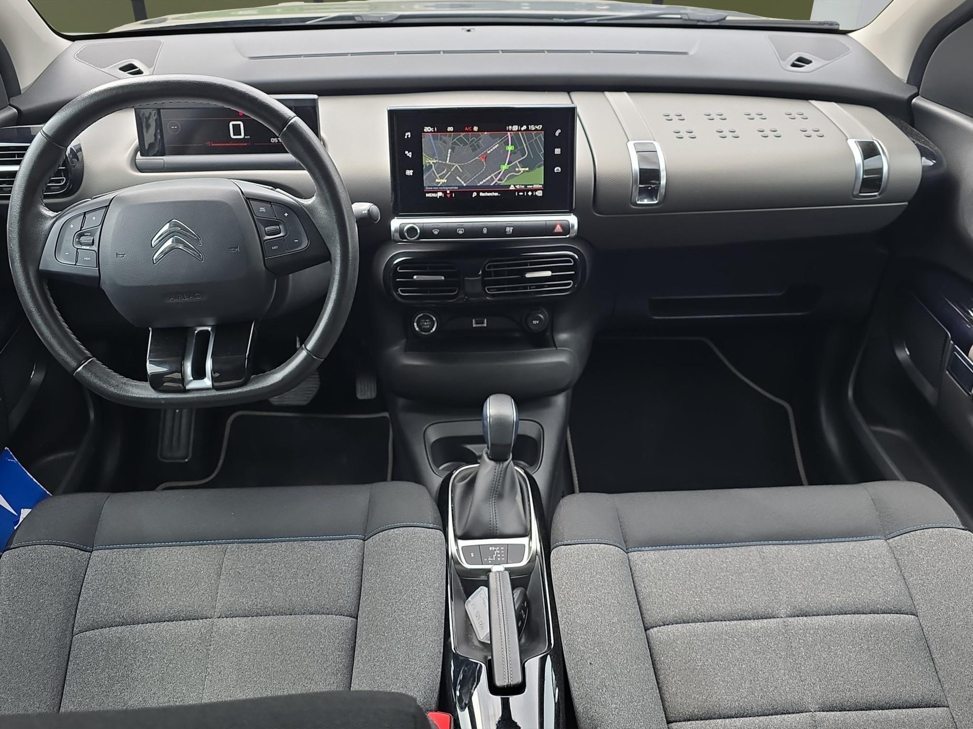 CITROEN C4 Cactus 1.2 PureTech Shine-image-8