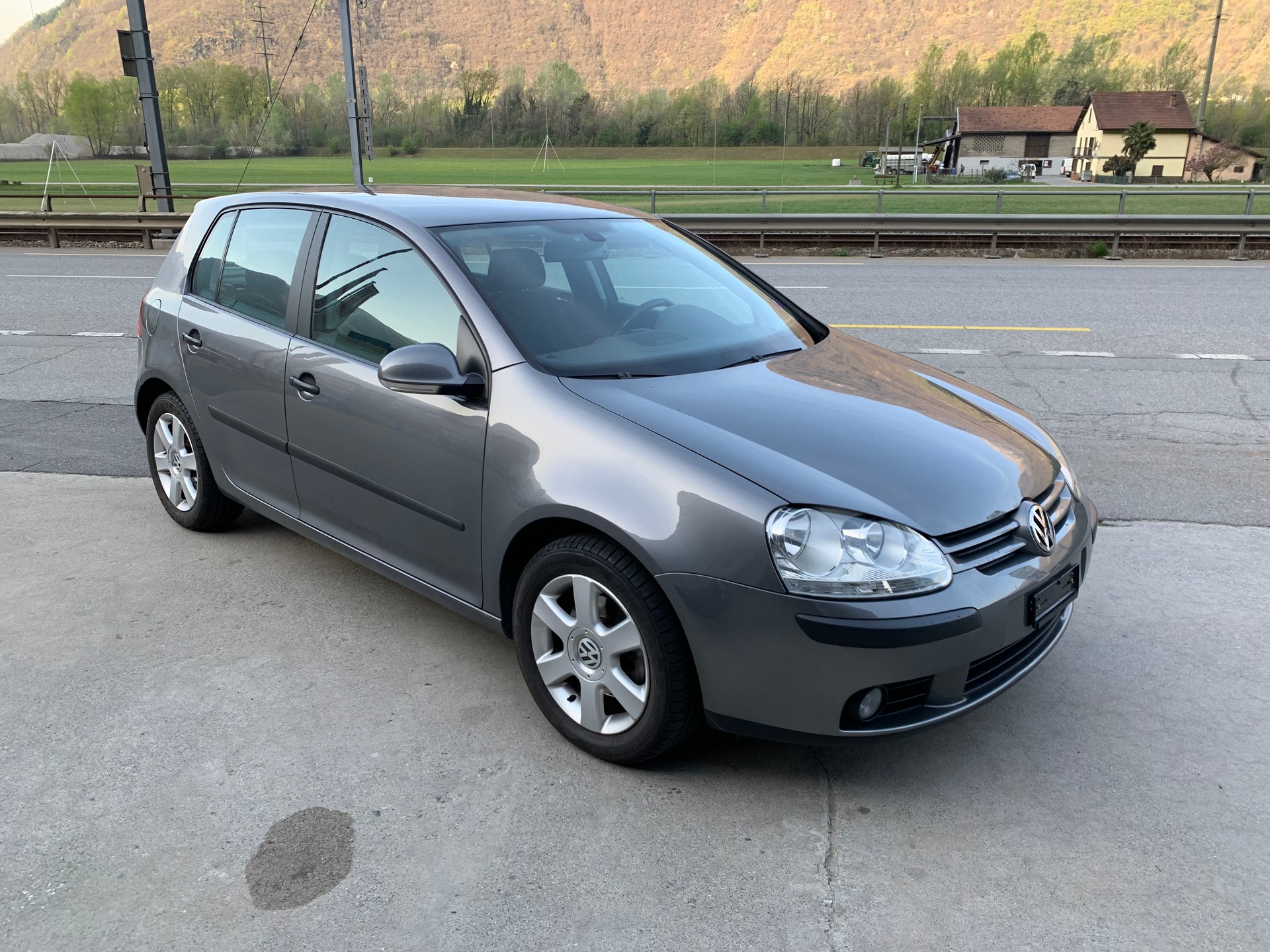 VW Golf 2.0 TDI Comfortline-image-4