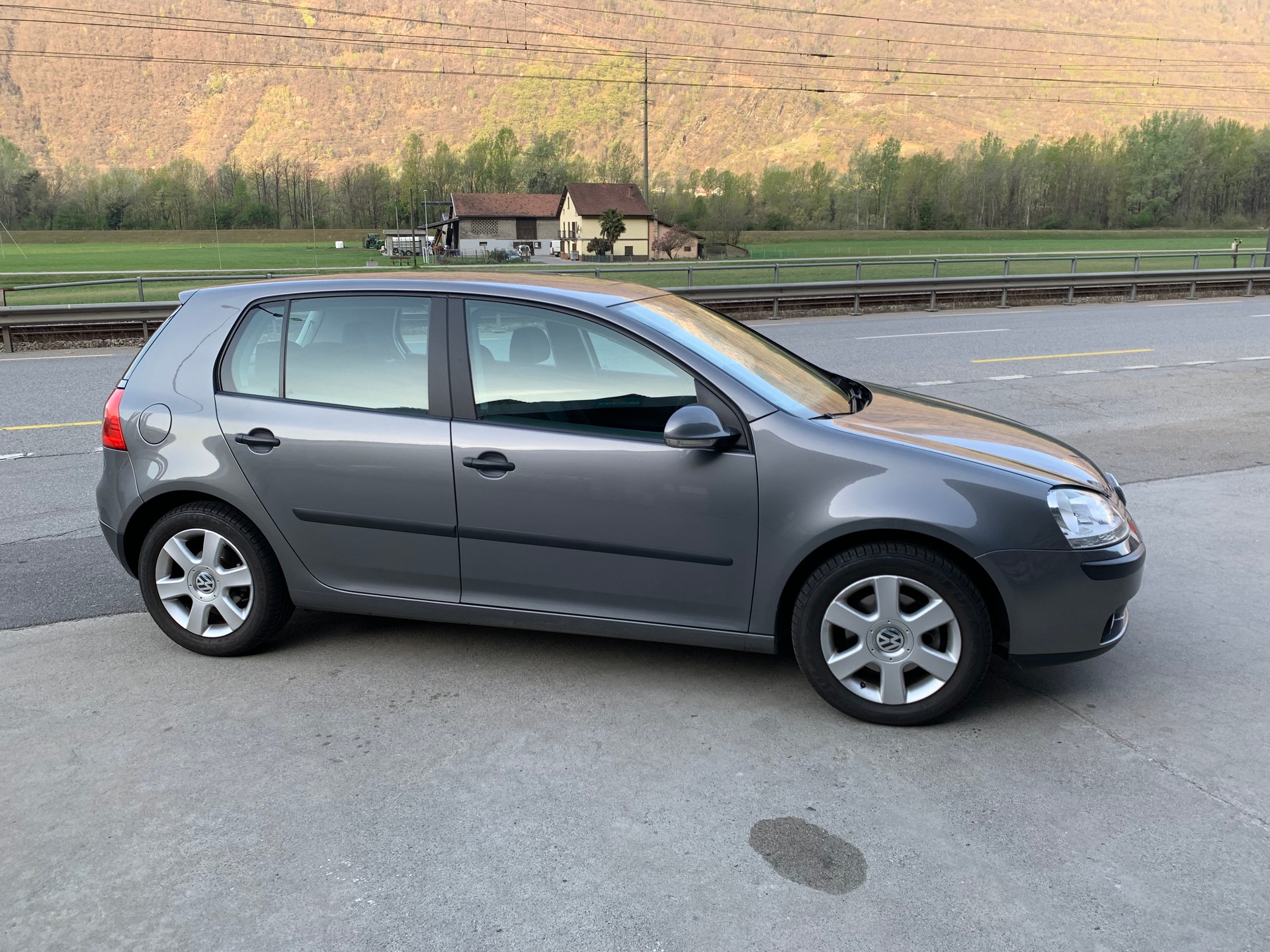VW Golf 2.0 TDI Comfortline-image-2