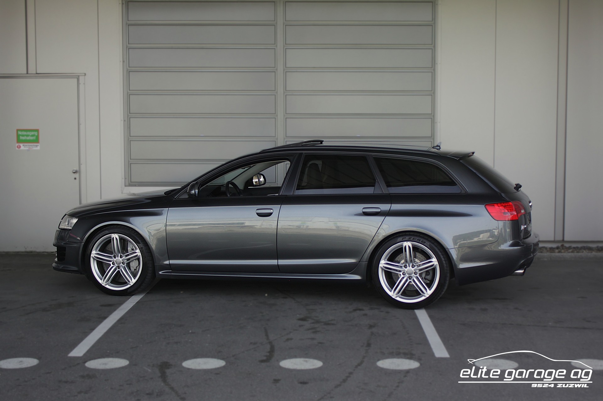 AUDI RS6 Avant 5.0 TFSI V10 quattro tiptronic-image-2