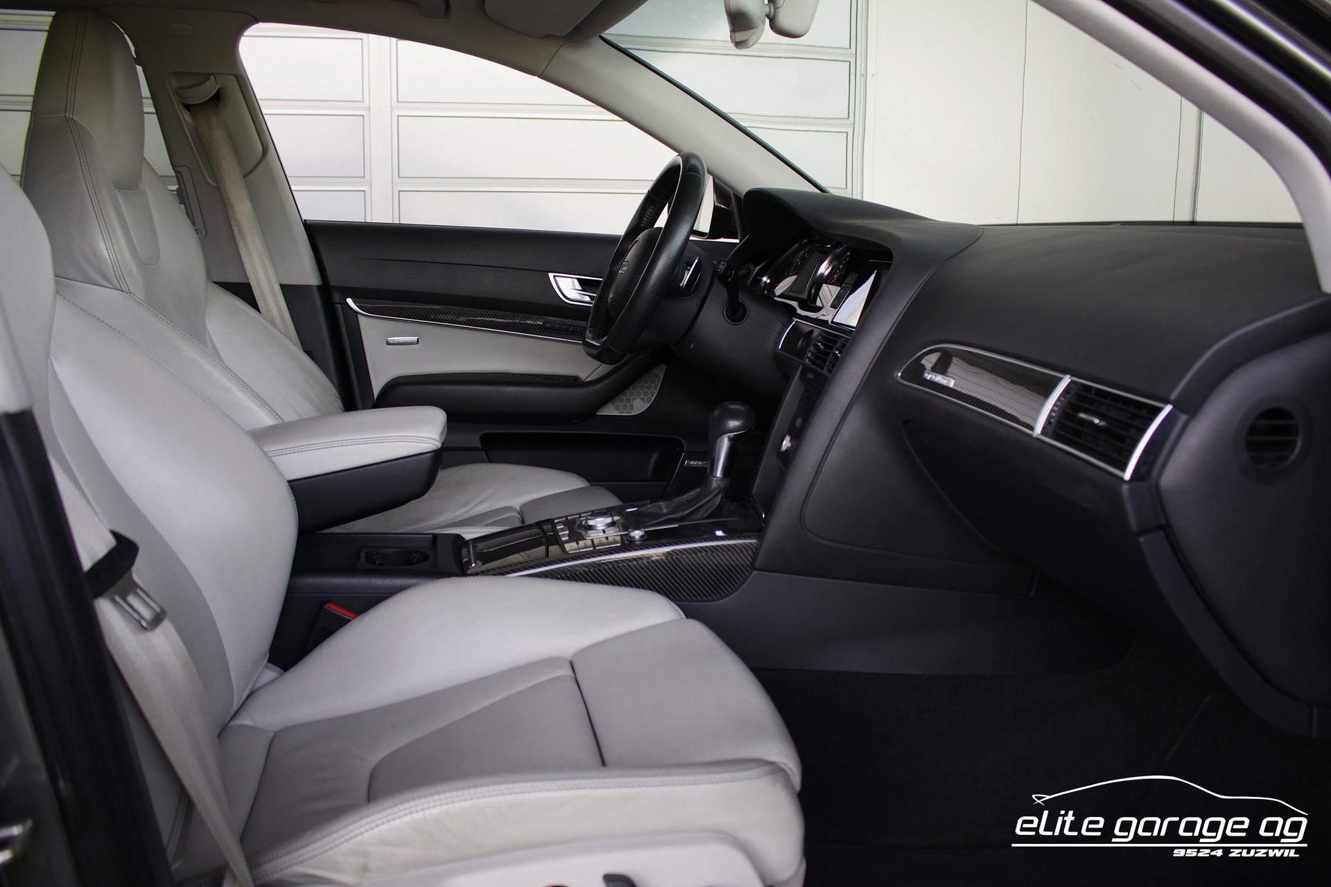 AUDI RS6 Avant 5.0 TFSI V10 quattro tiptronic-image-15