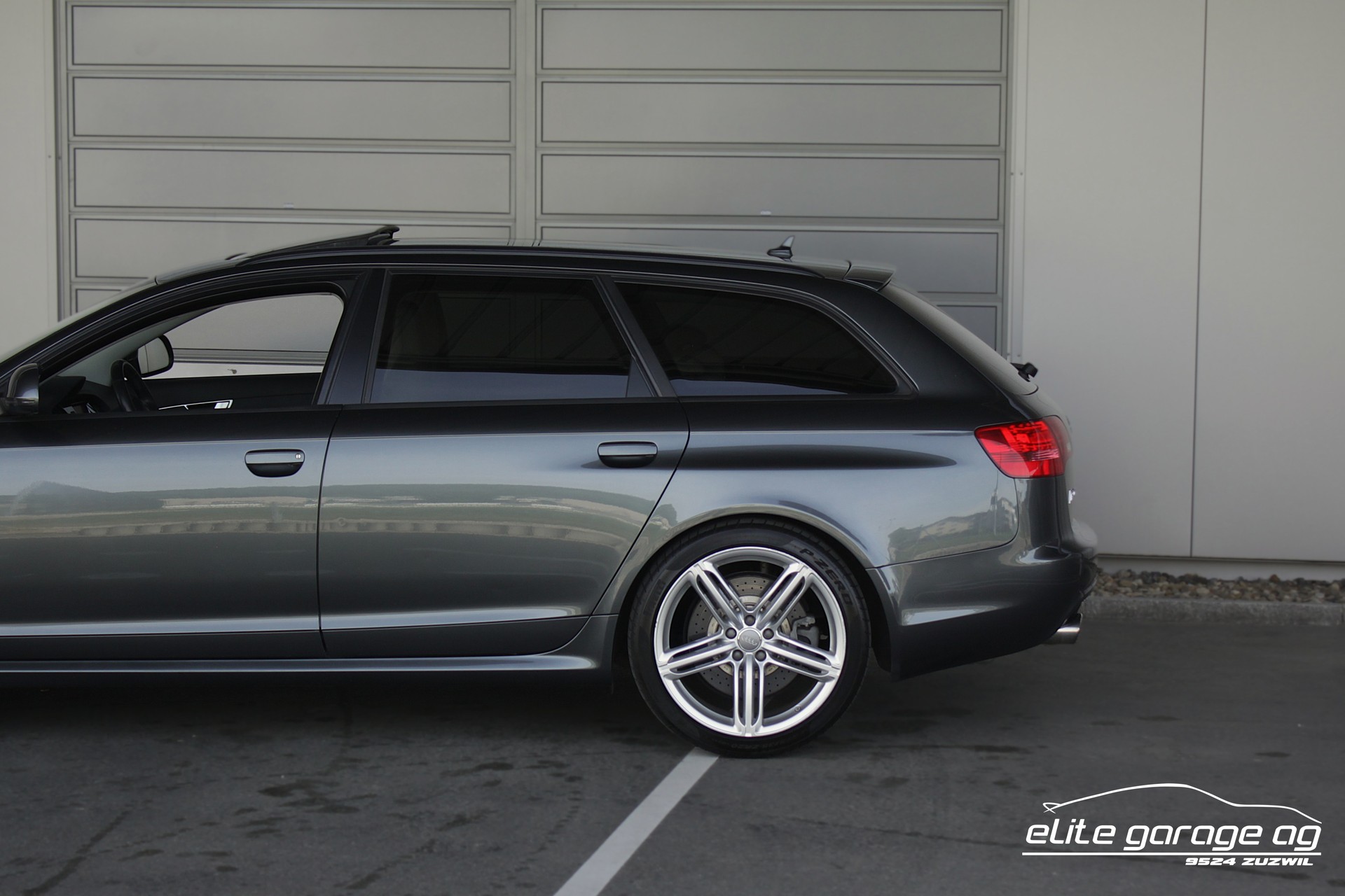 AUDI RS6 Avant 5.0 TFSI V10 quattro tiptronic-image-12