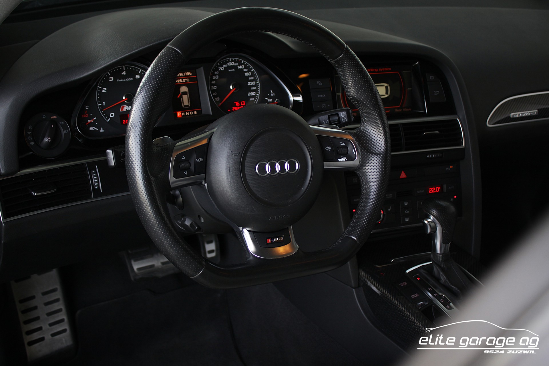 AUDI RS6 Avant 5.0 TFSI V10 quattro tiptronic-image-14