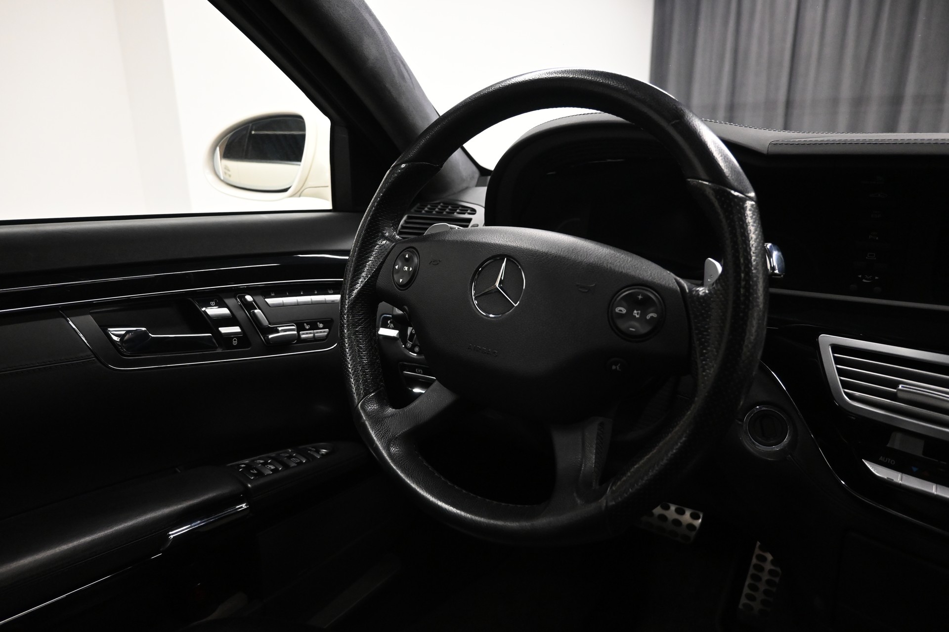 MERCEDES-BENZ S 65 AMG L Automatic-image-8