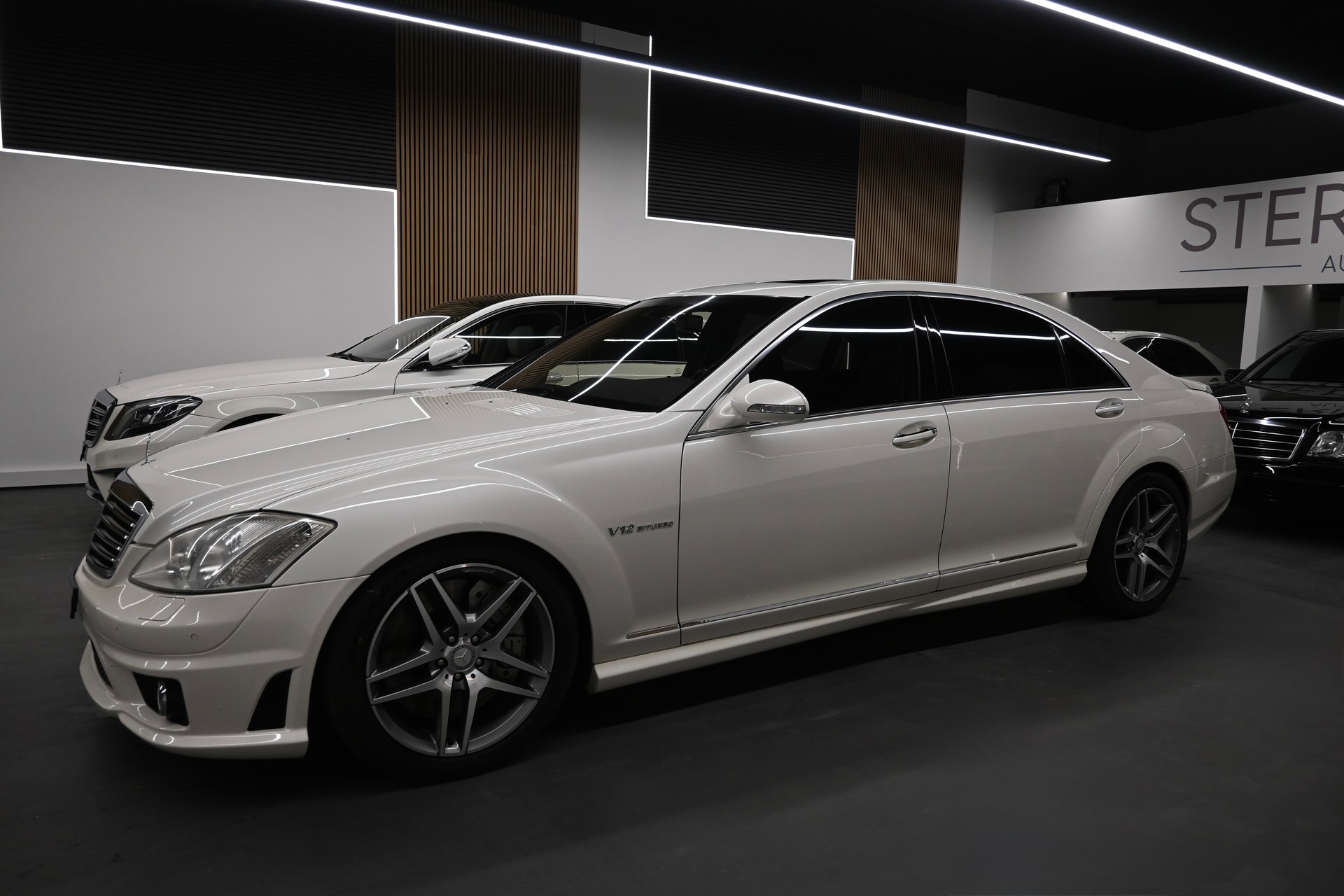 MERCEDES-BENZ S 65 AMG L Automatic-showroom-element-3