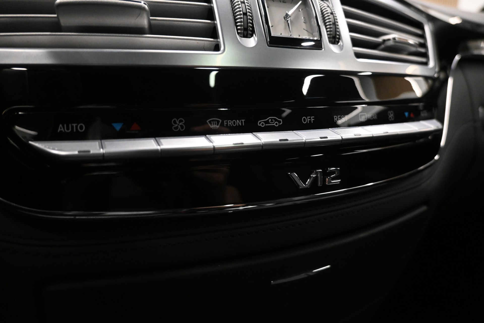 MERCEDES-BENZ S 65 AMG L Automatic-image-10