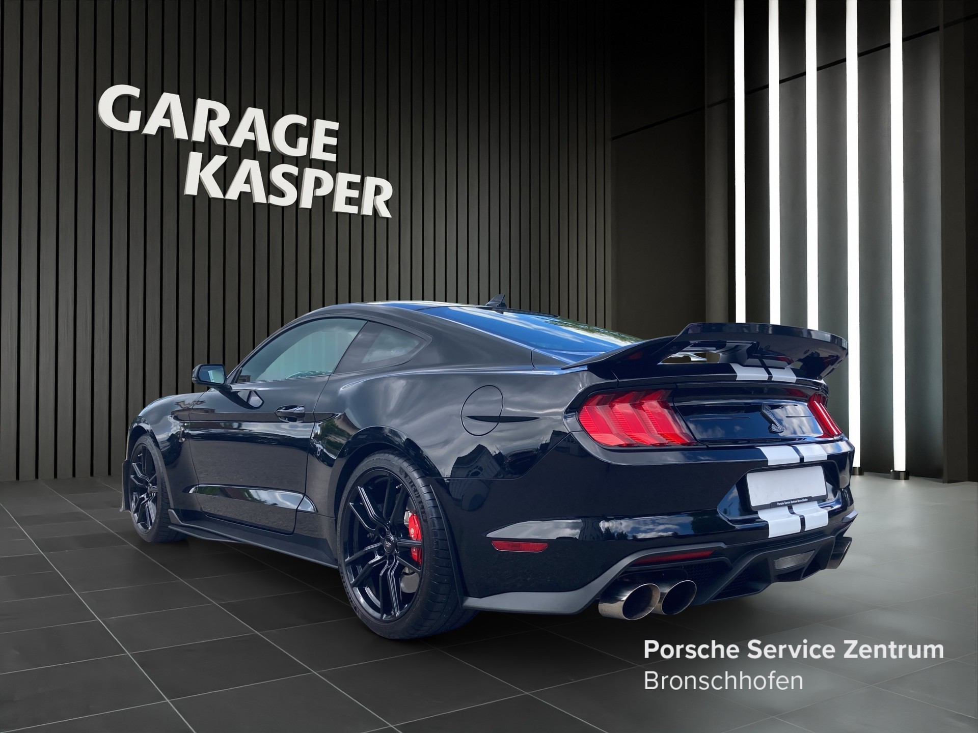 FORD Mustang Shelby GT500-showroom-element-2