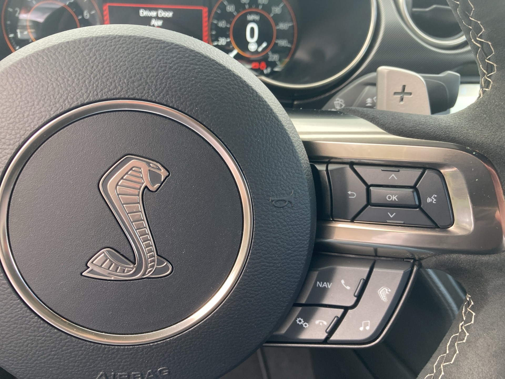 FORD Mustang Shelby GT500-image-21
