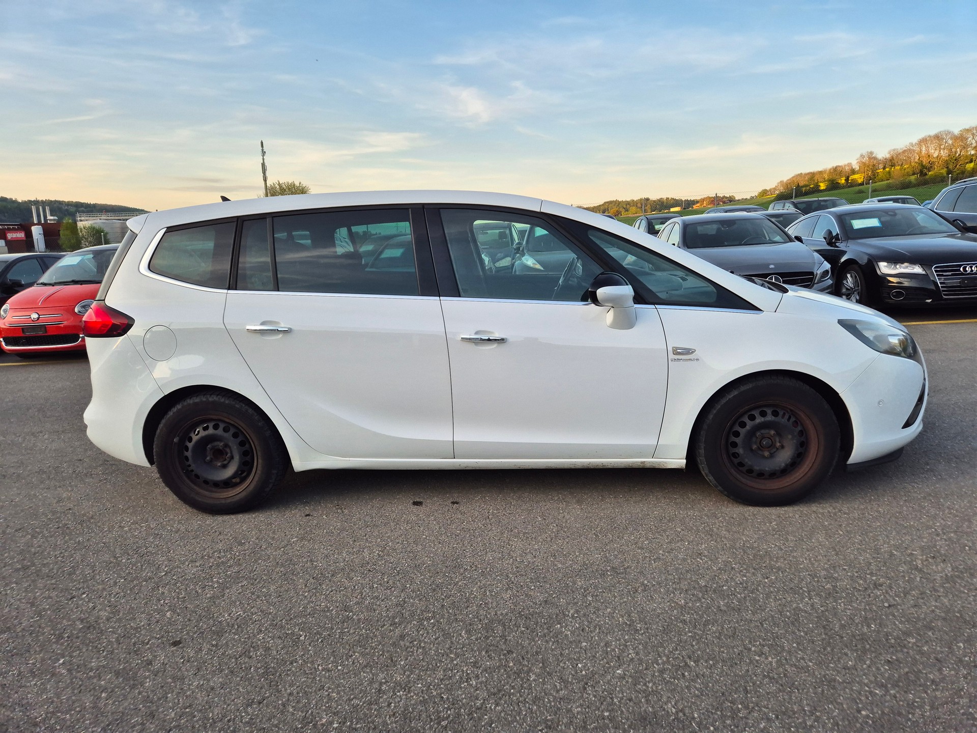 OPEL Zafira Tourer 1.4i 16V Cosmo-image-13