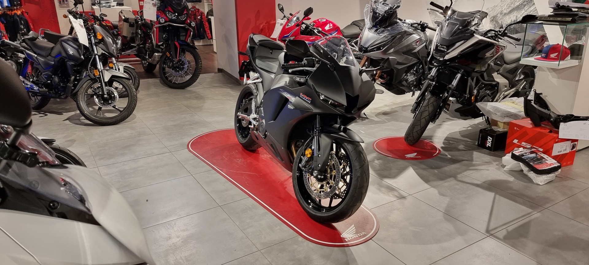 HONDA CBR 600 RR-image-0