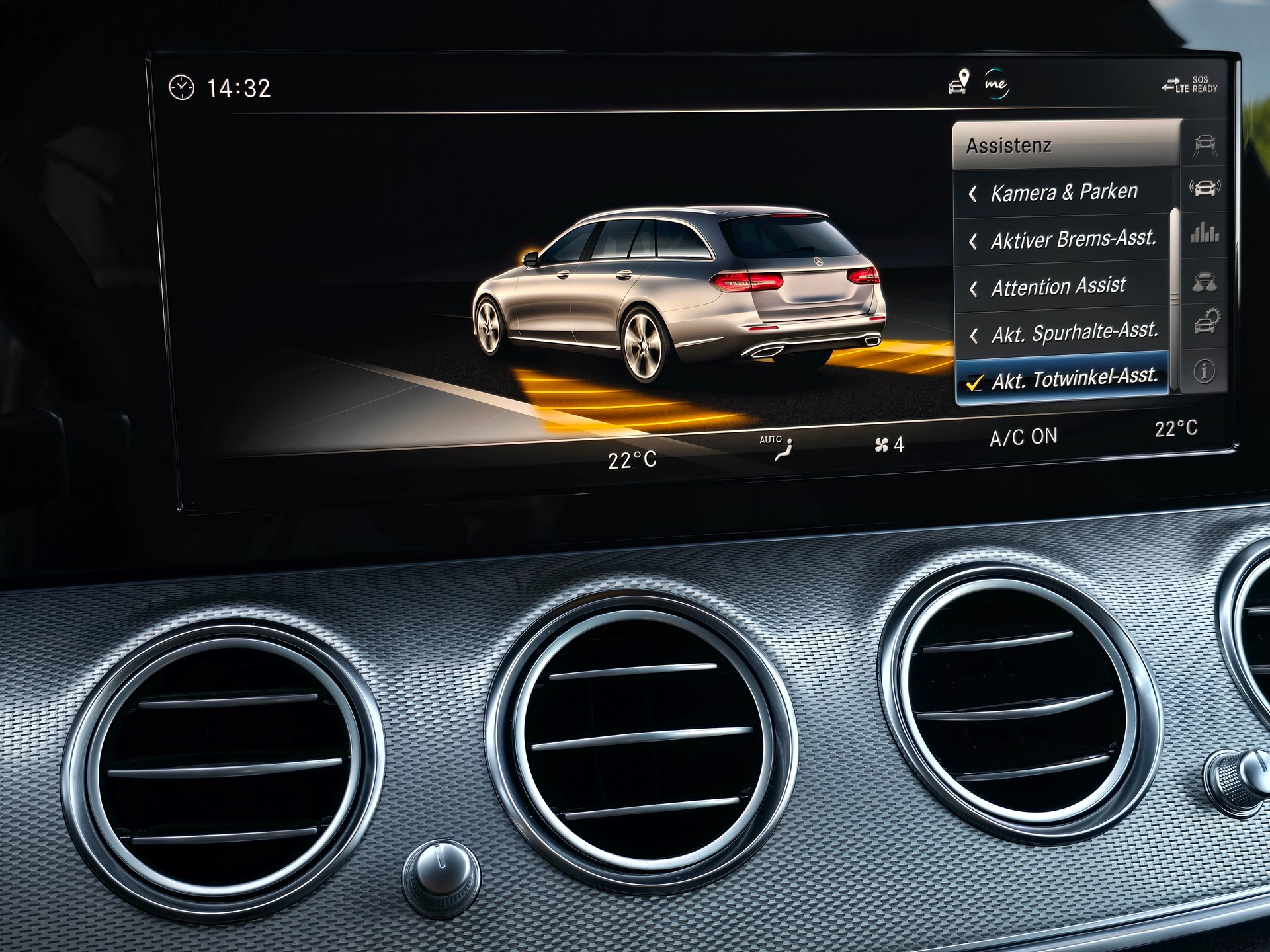 MERCEDES-BENZ E 220 d T 4Matic AMG Line 9G-Tronic mit AHK-image-22