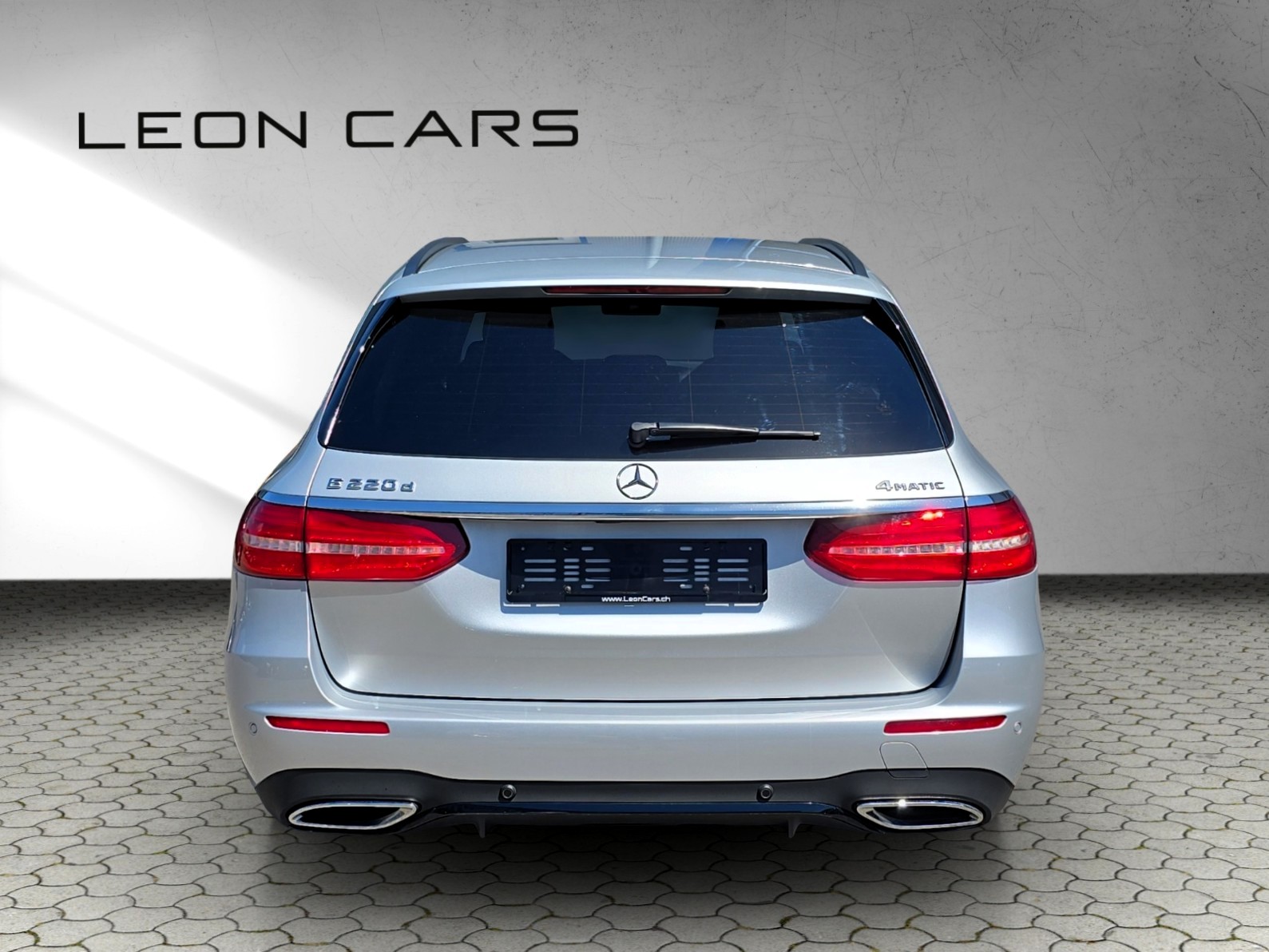 MERCEDES-BENZ E 220 d T 4Matic AMG Line 9G-Tronic mit AHK-image-5