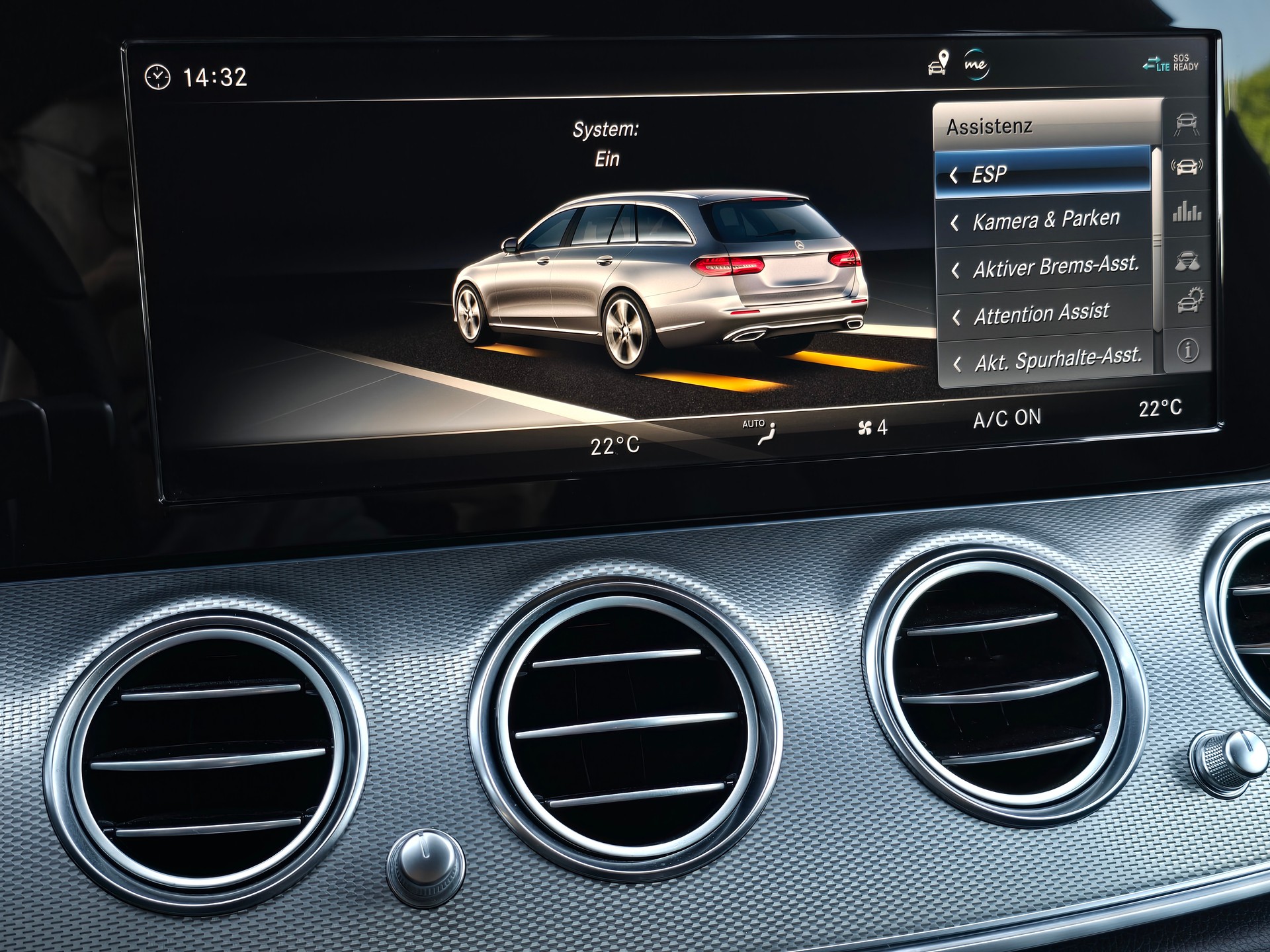 MERCEDES-BENZ E 220 d T 4Matic AMG Line 9G-Tronic mit AHK-image-21