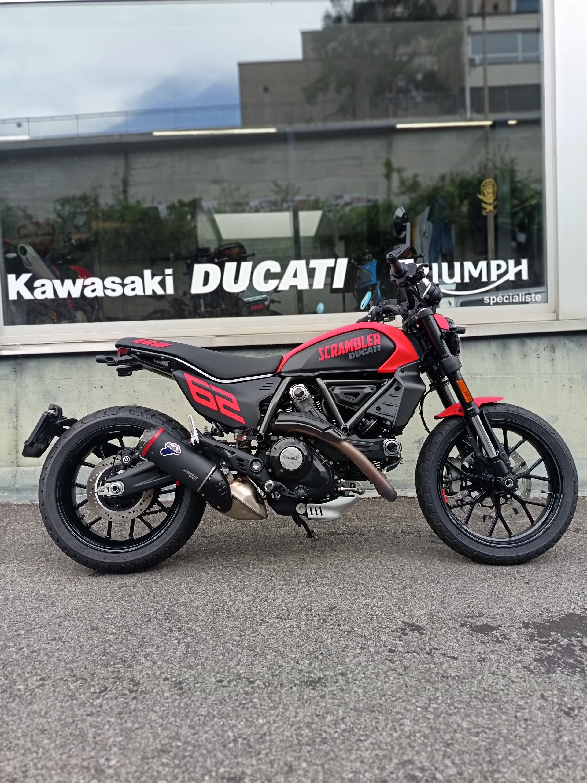 DUCATI Scrambler 803 Full Throttle-showroom-element-1