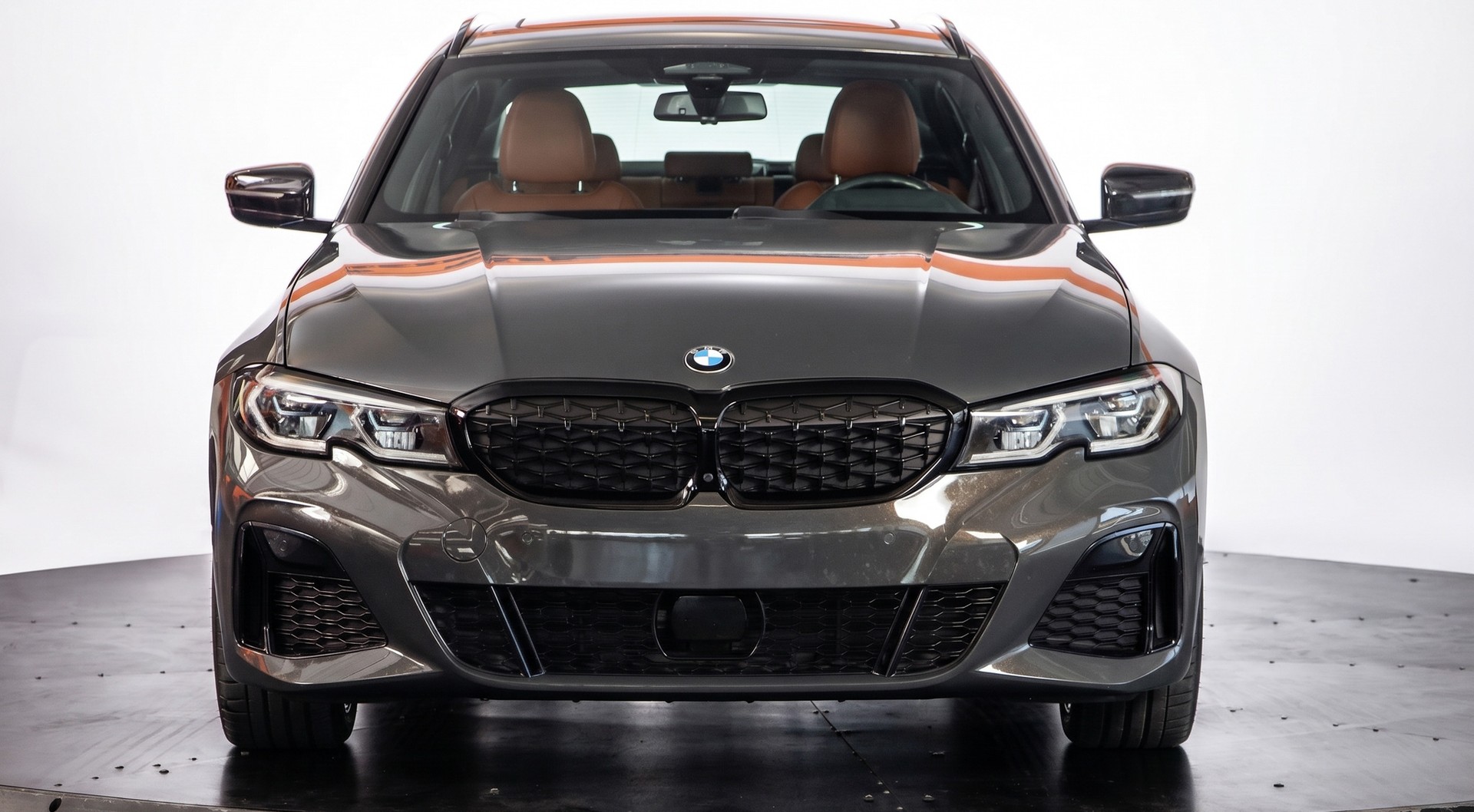 BMW M340i xDrive 48V Touring Steptronic-showroom-element-1