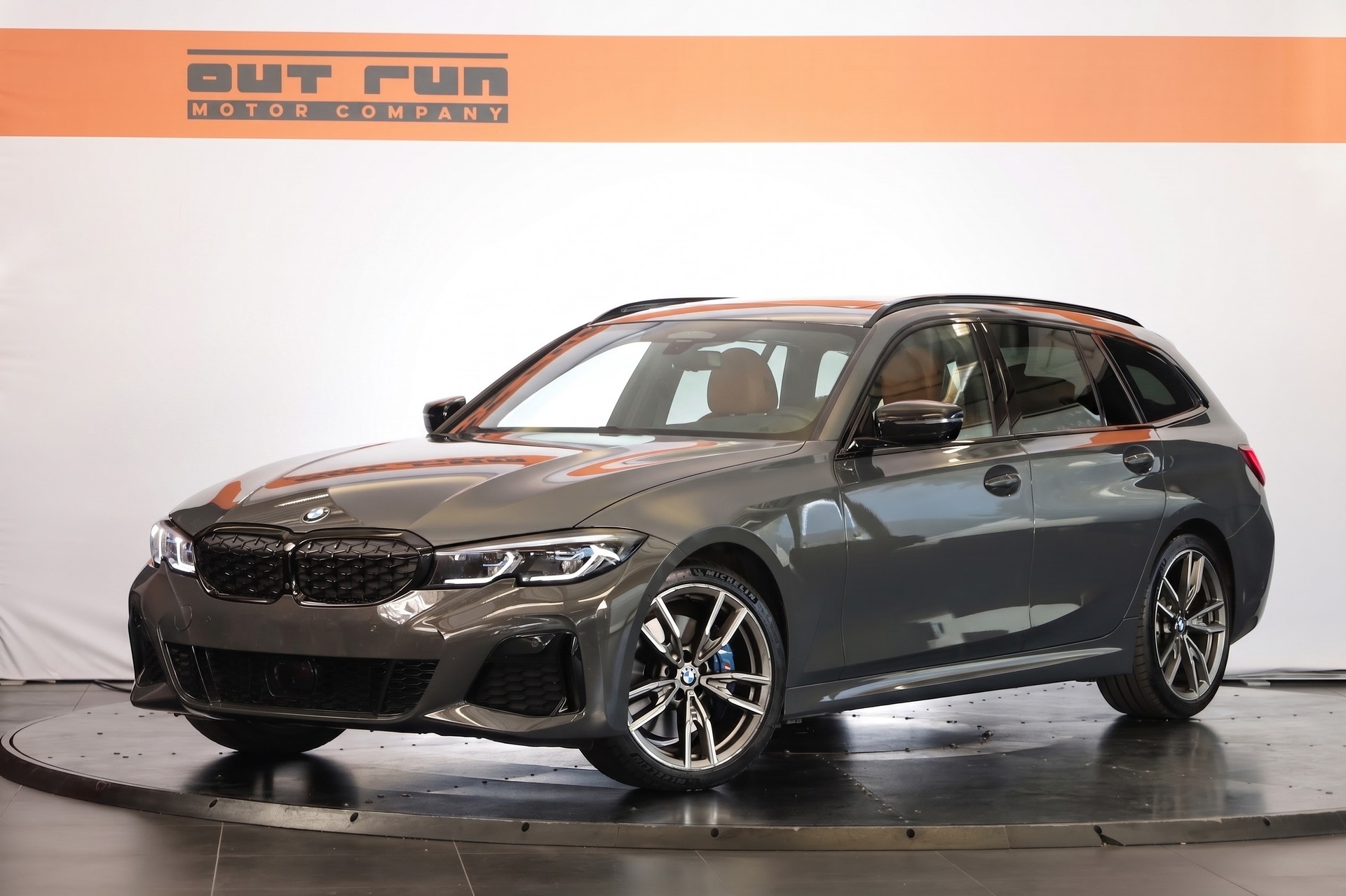 BMW M340i xDrive 48V Touring Steptronic-showroom-element-3