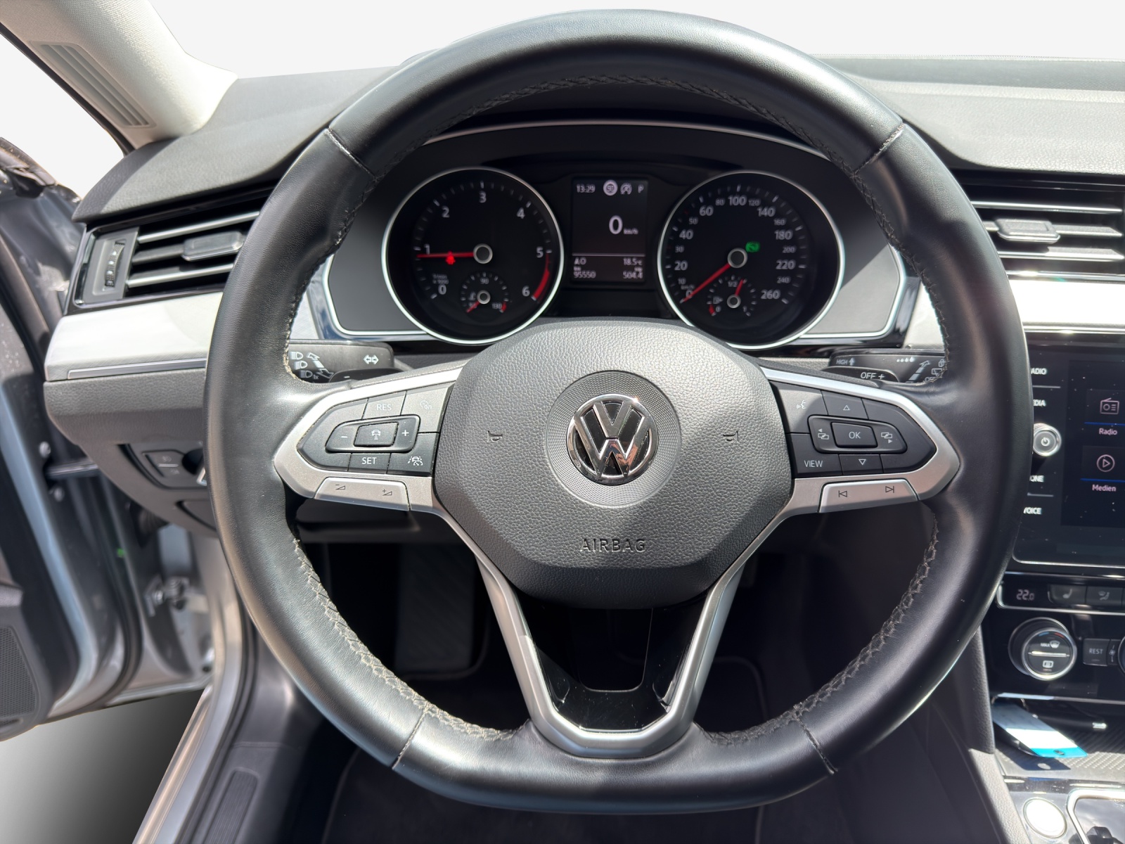 VW Passat 2.0 TDI BMT Business DSG-image-9