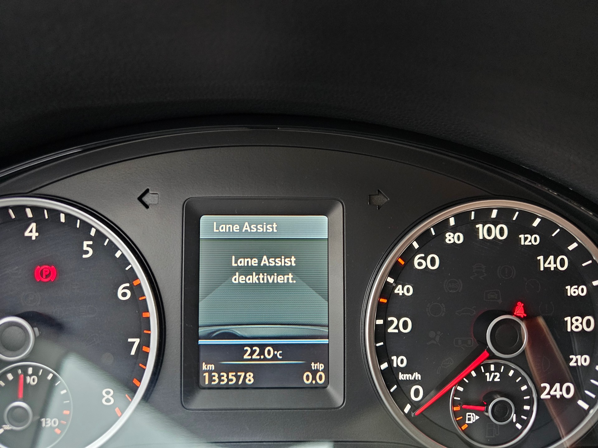 VW Tiguan 1.4 TSI Sport&Style 4Motion-image-23