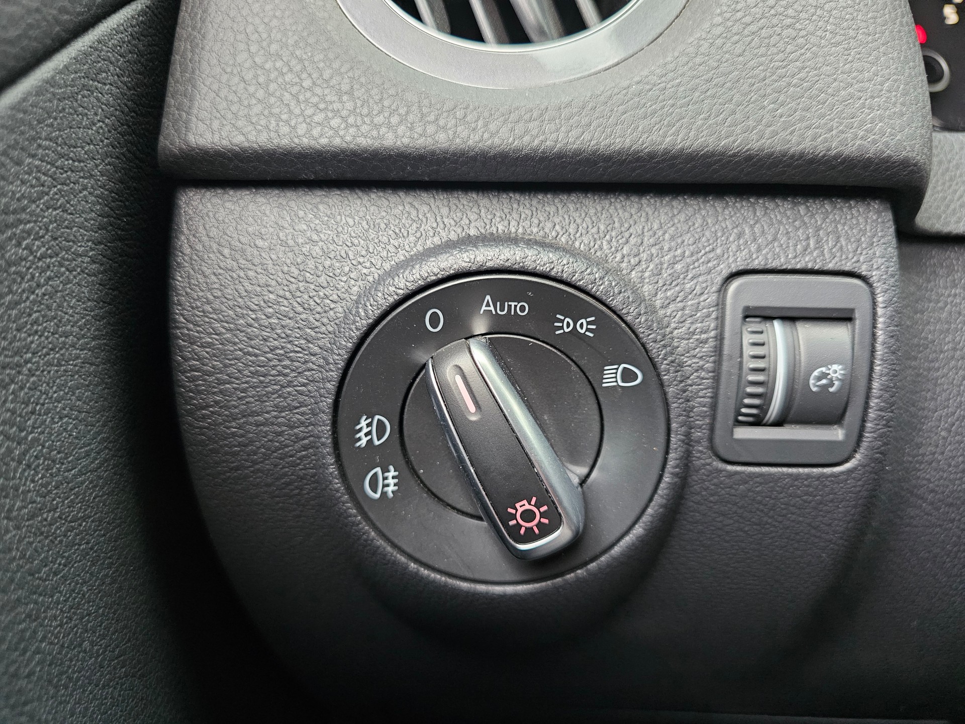 VW Tiguan 1.4 TSI Sport&Style 4Motion-image-19