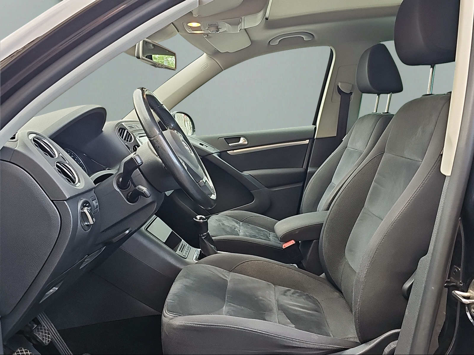 VW Tiguan 1.4 TSI Sport&Style 4Motion-image-8