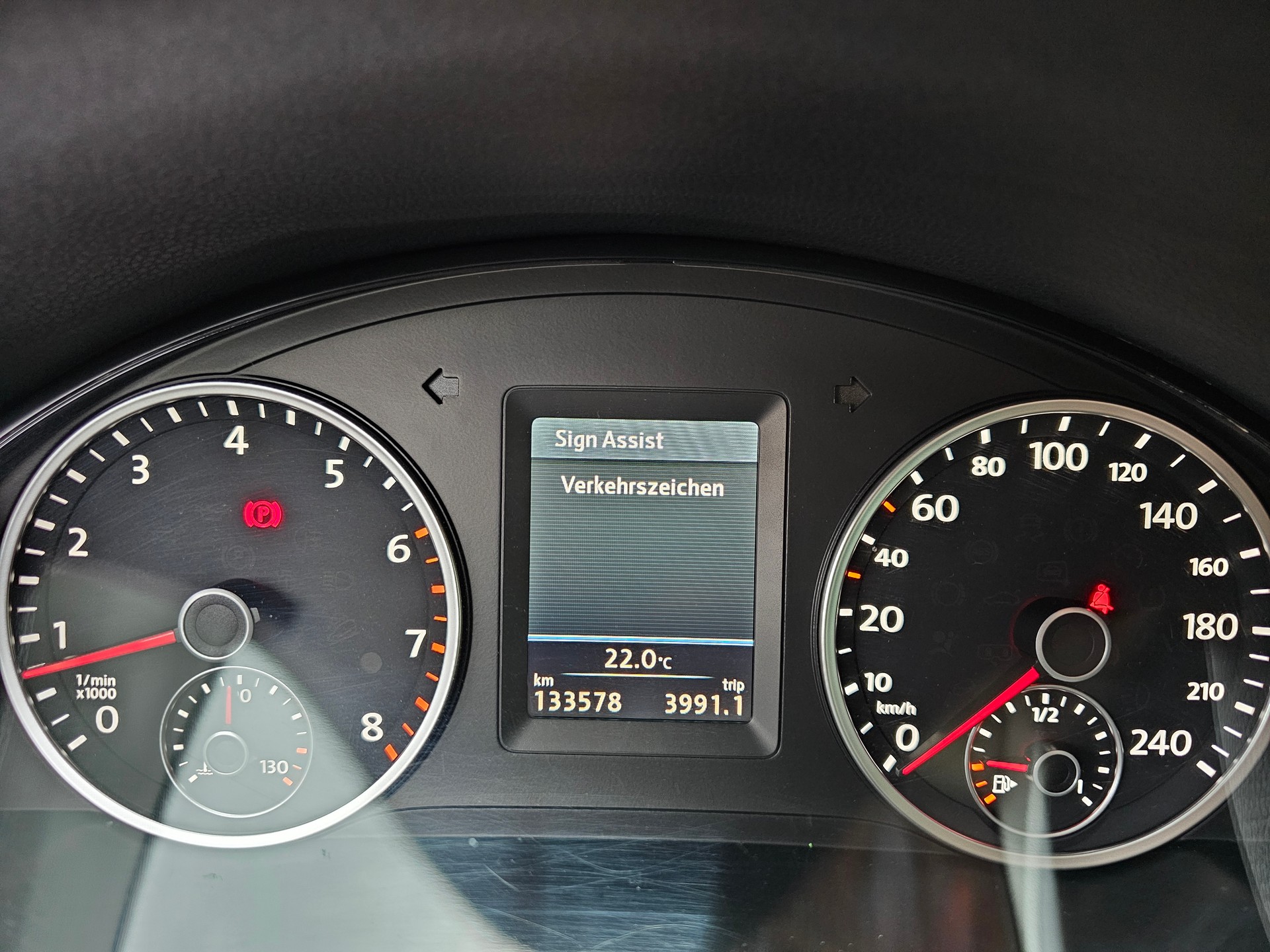 VW Tiguan 1.4 TSI Sport&Style 4Motion-image-22