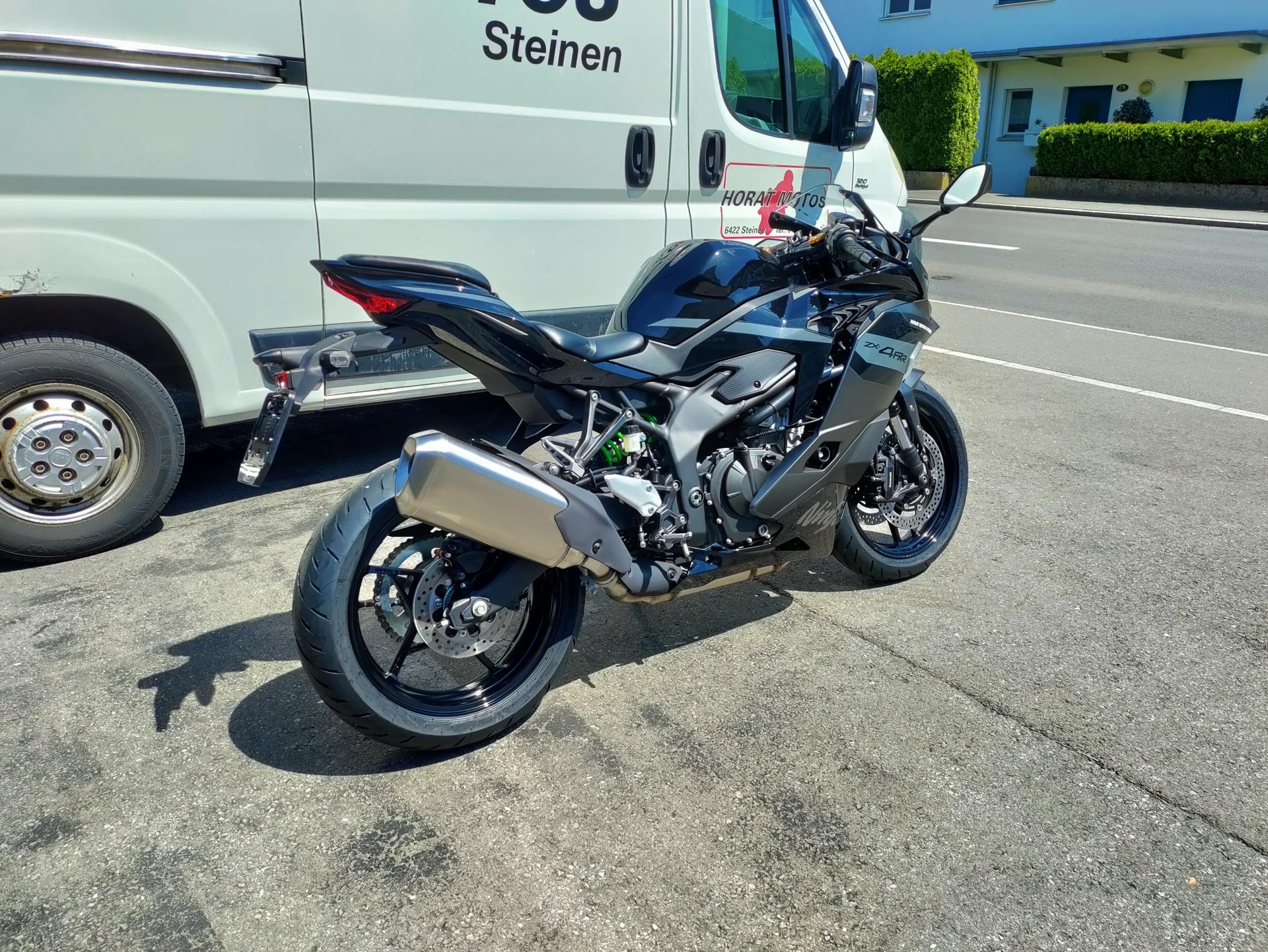 KAWASAKI Ninja ZX-4RR-image-1