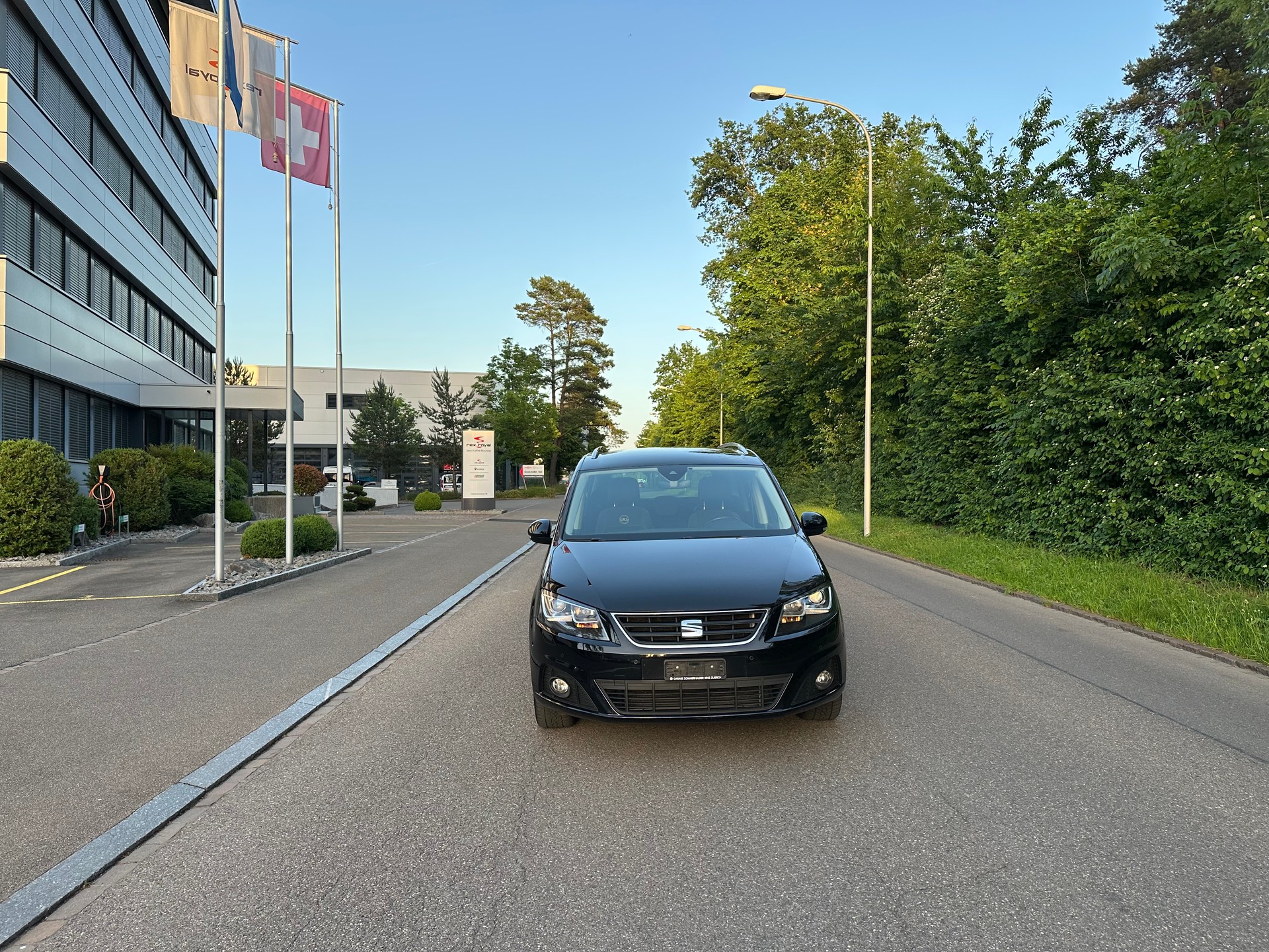 SEAT Alhambra 2.0 TDI 20 Year 4Drive 7- Platzer-image-1
