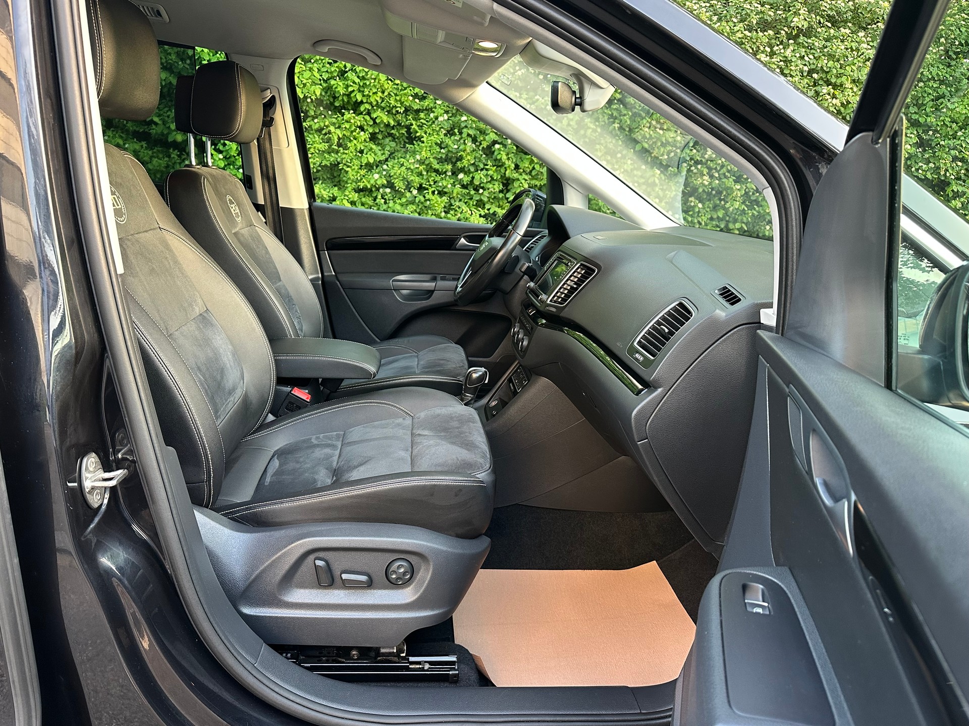 SEAT Alhambra 2.0 TDI 20 Year 4Drive 7- Platzer-image-9