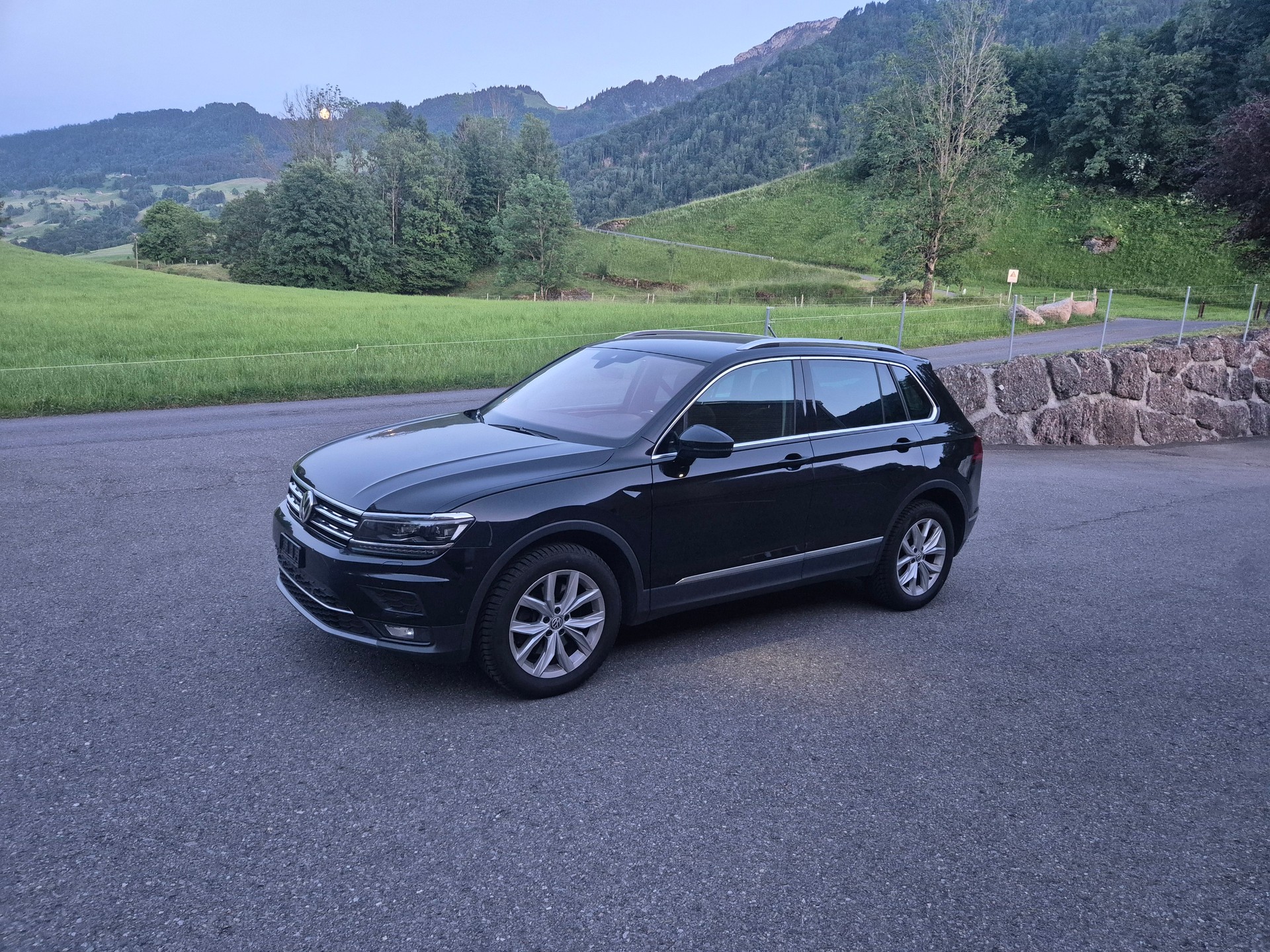 VW Tiguan 2.0TSI Comfortline 4Motion DSG-image-1