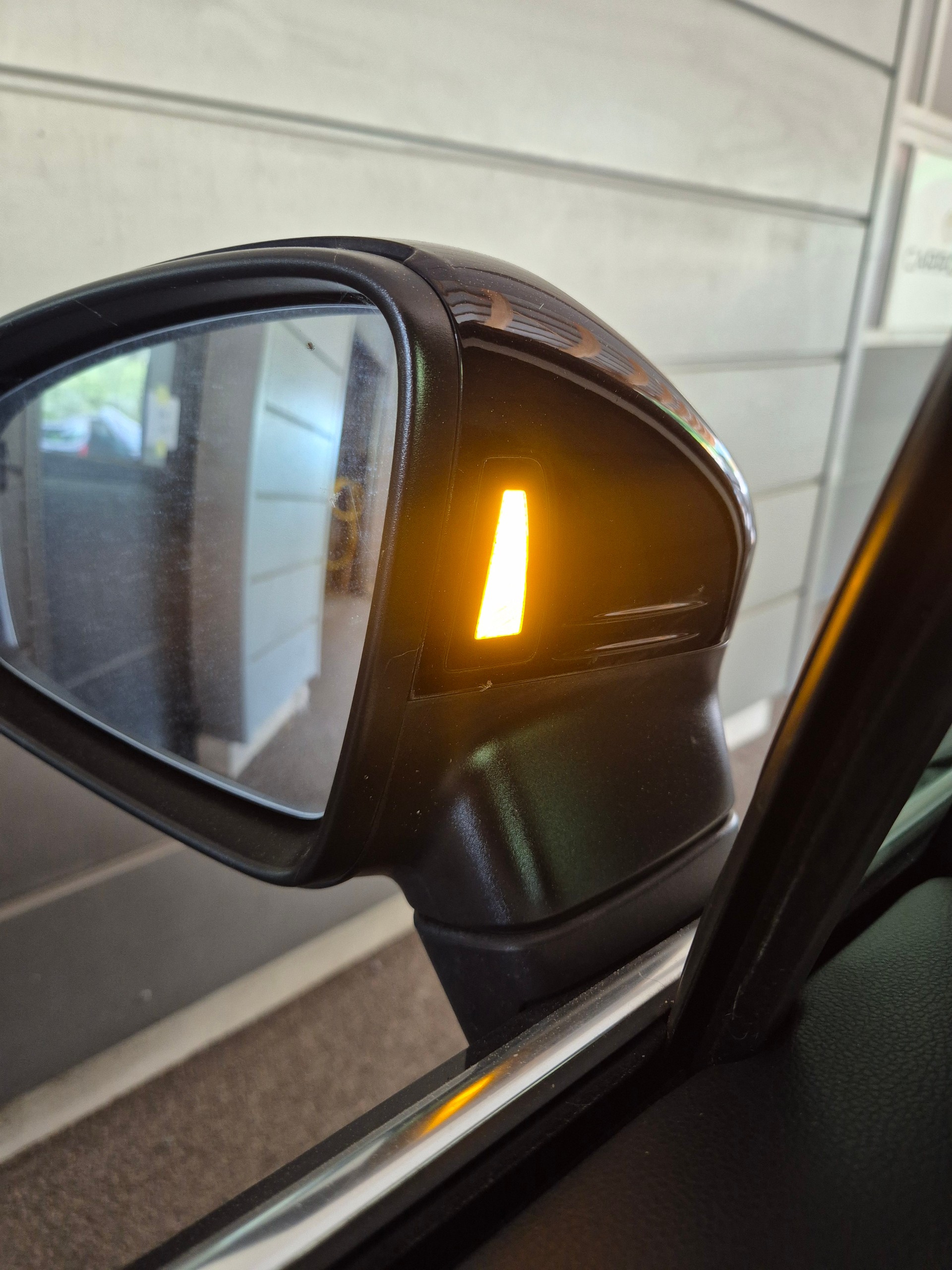 VW Tiguan 2.0TSI Comfortline 4Motion DSG-image-9