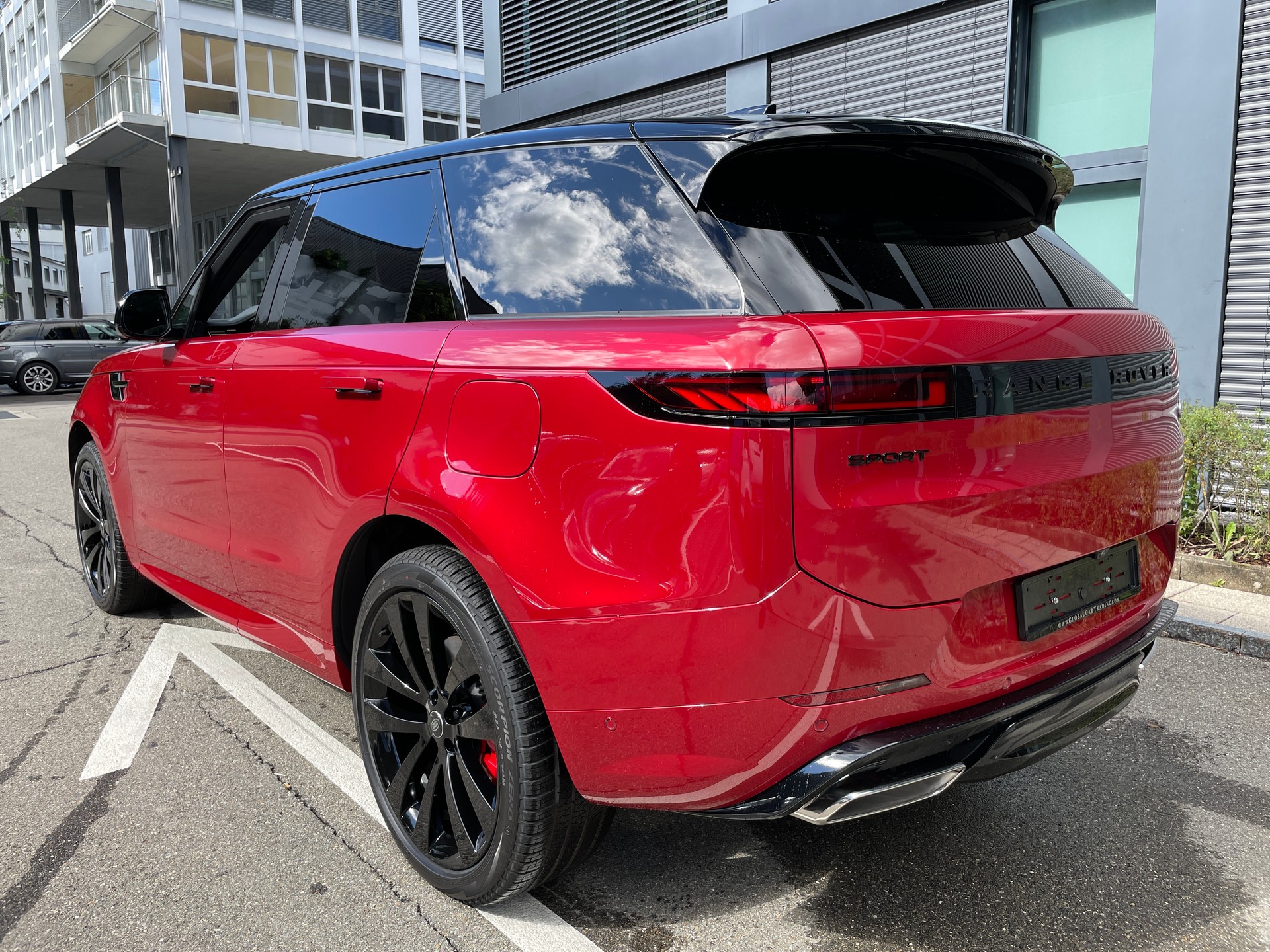 LAND ROVER Range Rover Sport P510e 3.0 Si6 PHEV First Edition Automatic mit Allradlenkung-showroom-element-2