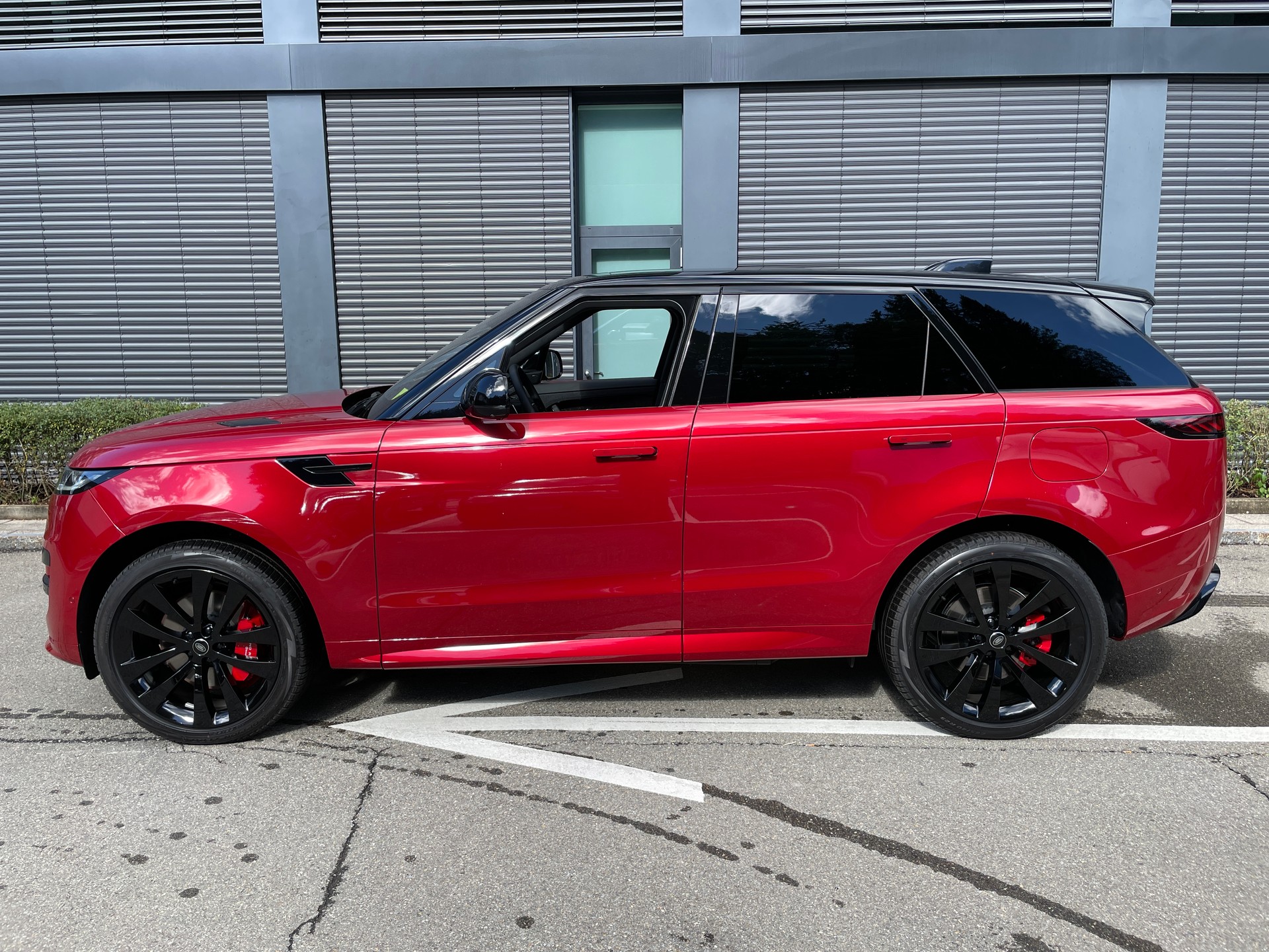LAND ROVER Range Rover Sport P510e 3.0 Si6 PHEV First Edition Automatic mit Allradlenkung-showroom-element-1