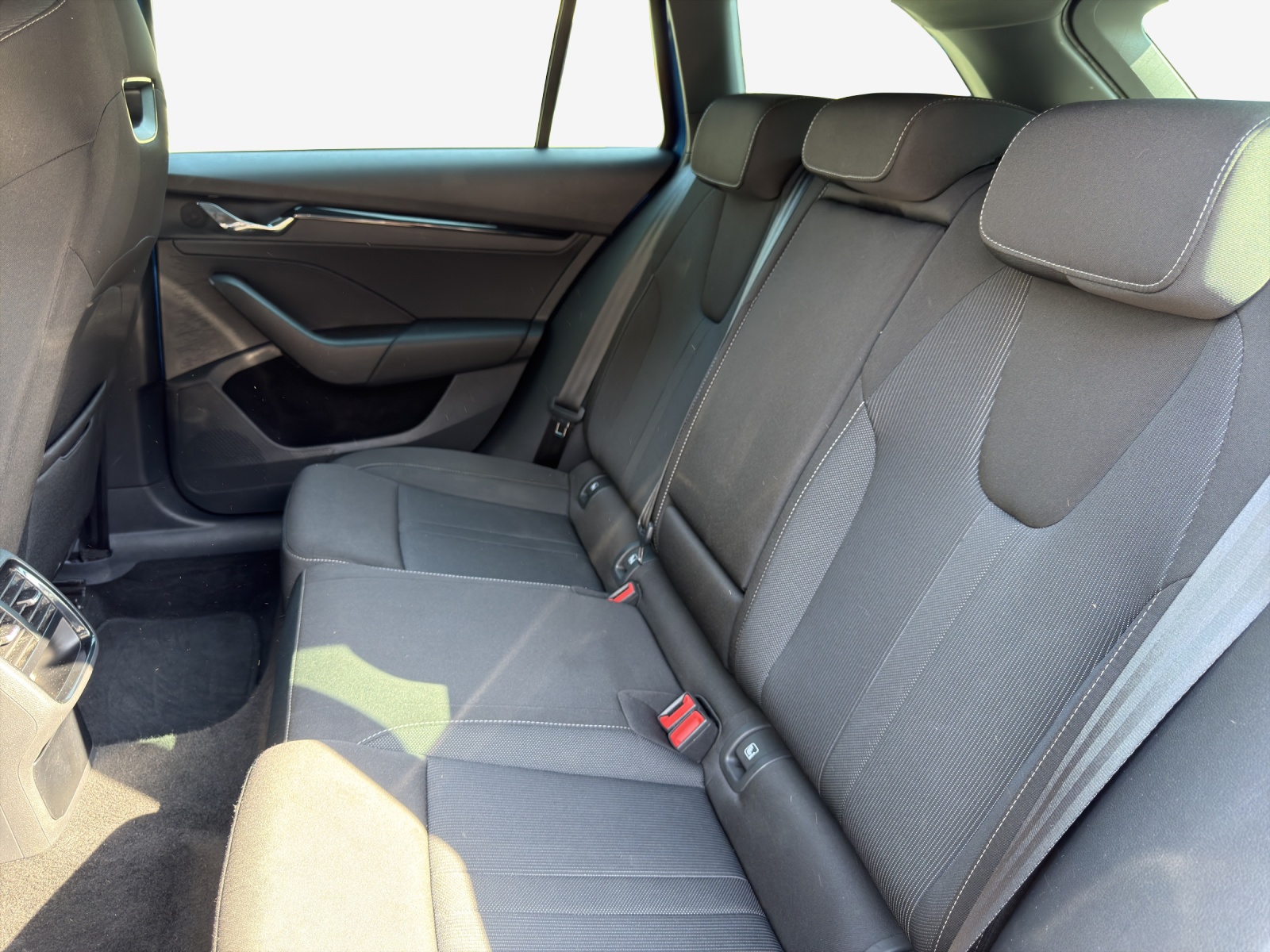 SKODA Octavia Combi 1.4 TSI PHEV DSG SportLine-image-12