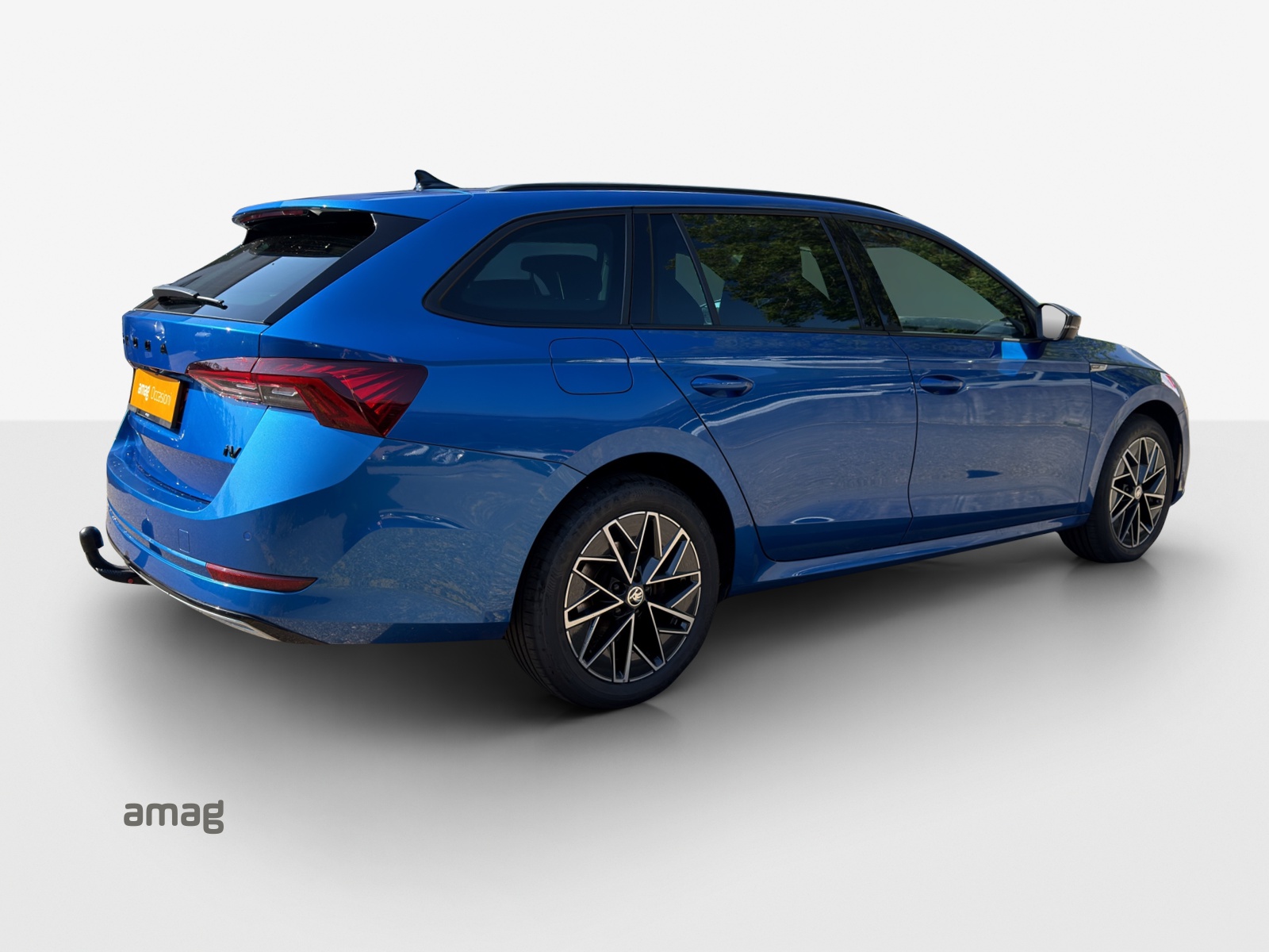 SKODA Octavia Combi 1.4 TSI PHEV DSG SportLine-image-5