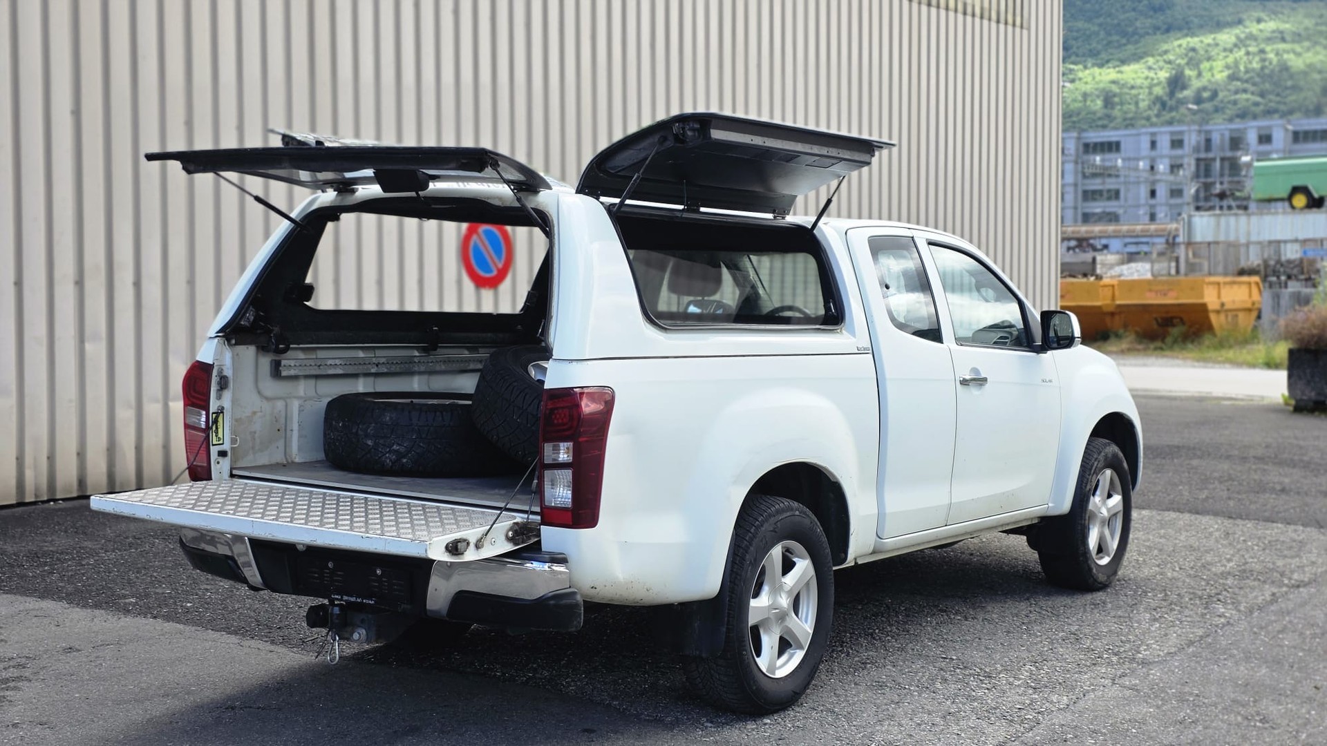 ISUZU D-MAX 2.5 SpaceCab Solar Plus 4x4 A-image-13