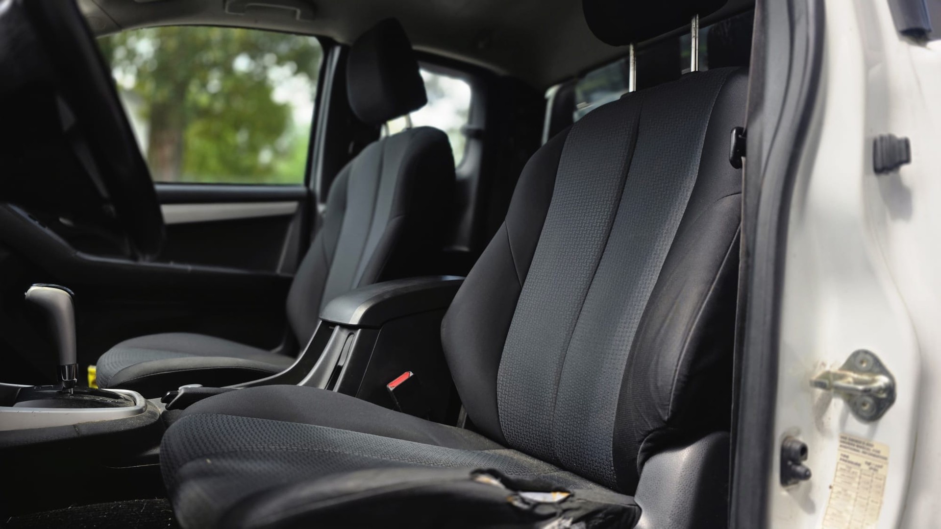 ISUZU D-MAX 2.5 SpaceCab Solar Plus 4x4 A-image-8