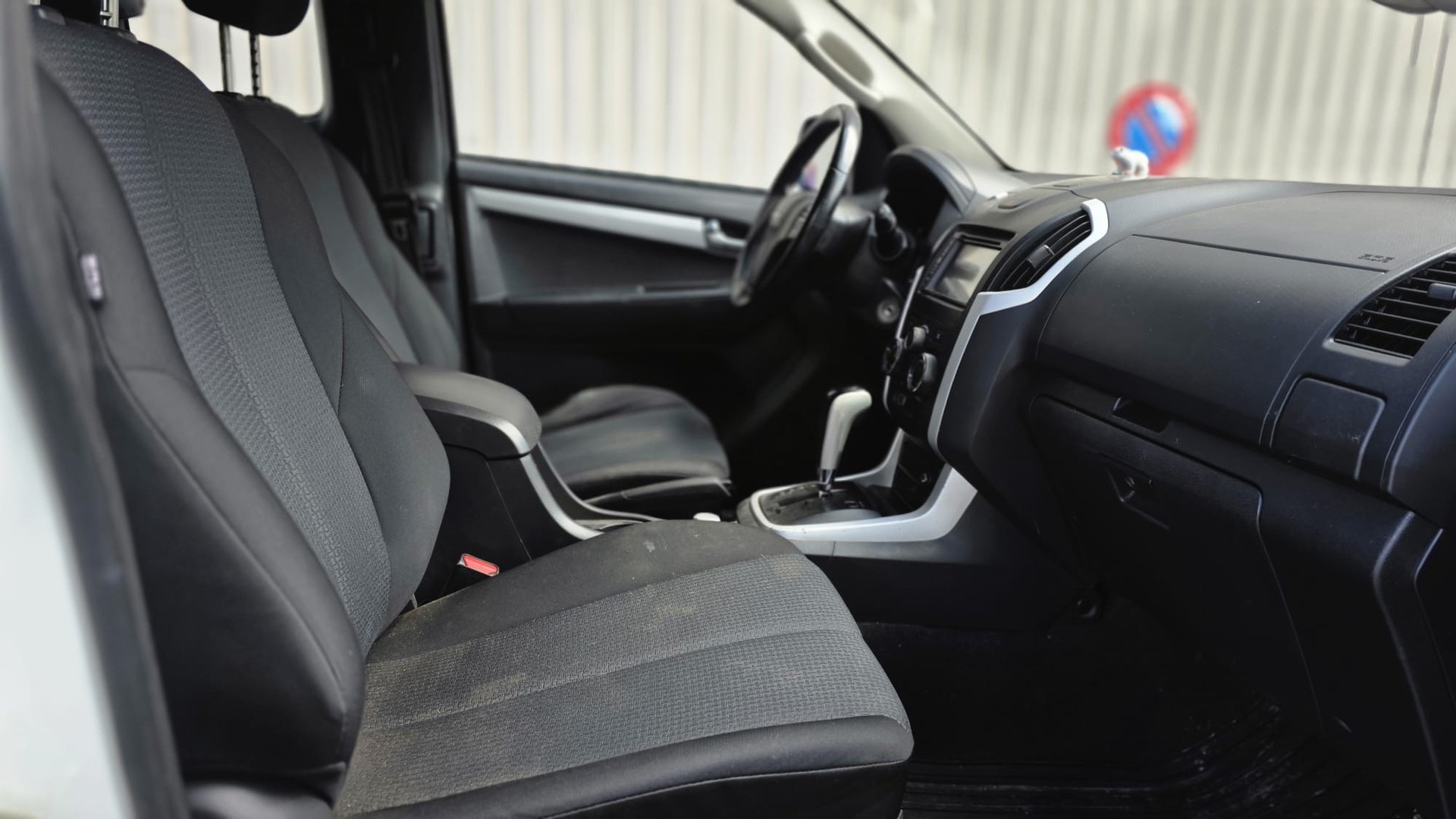ISUZU D-MAX 2.5 SpaceCab Solar Plus 4x4 A-image-7